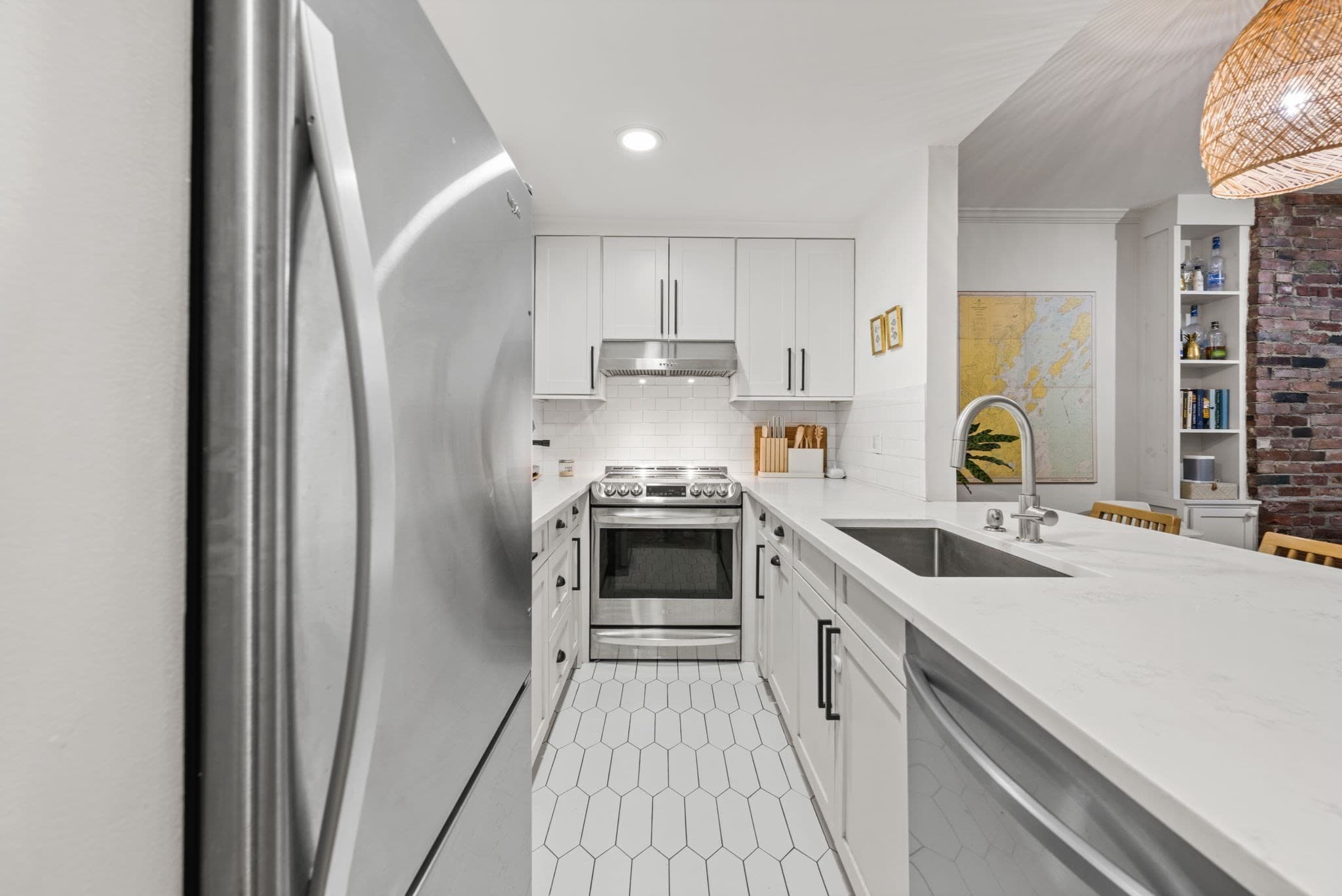 Condominium at 512 Massachusetts Ave # 1, Boston MA 02118, Boston, photo 8 of 29