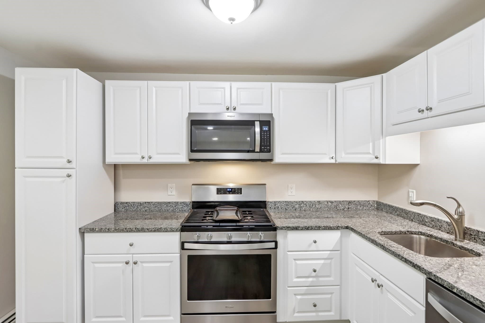 Condominium at 58 Edgelawn Ave # 8, North Andover MA 01845, North Andover, photo 6 of 20