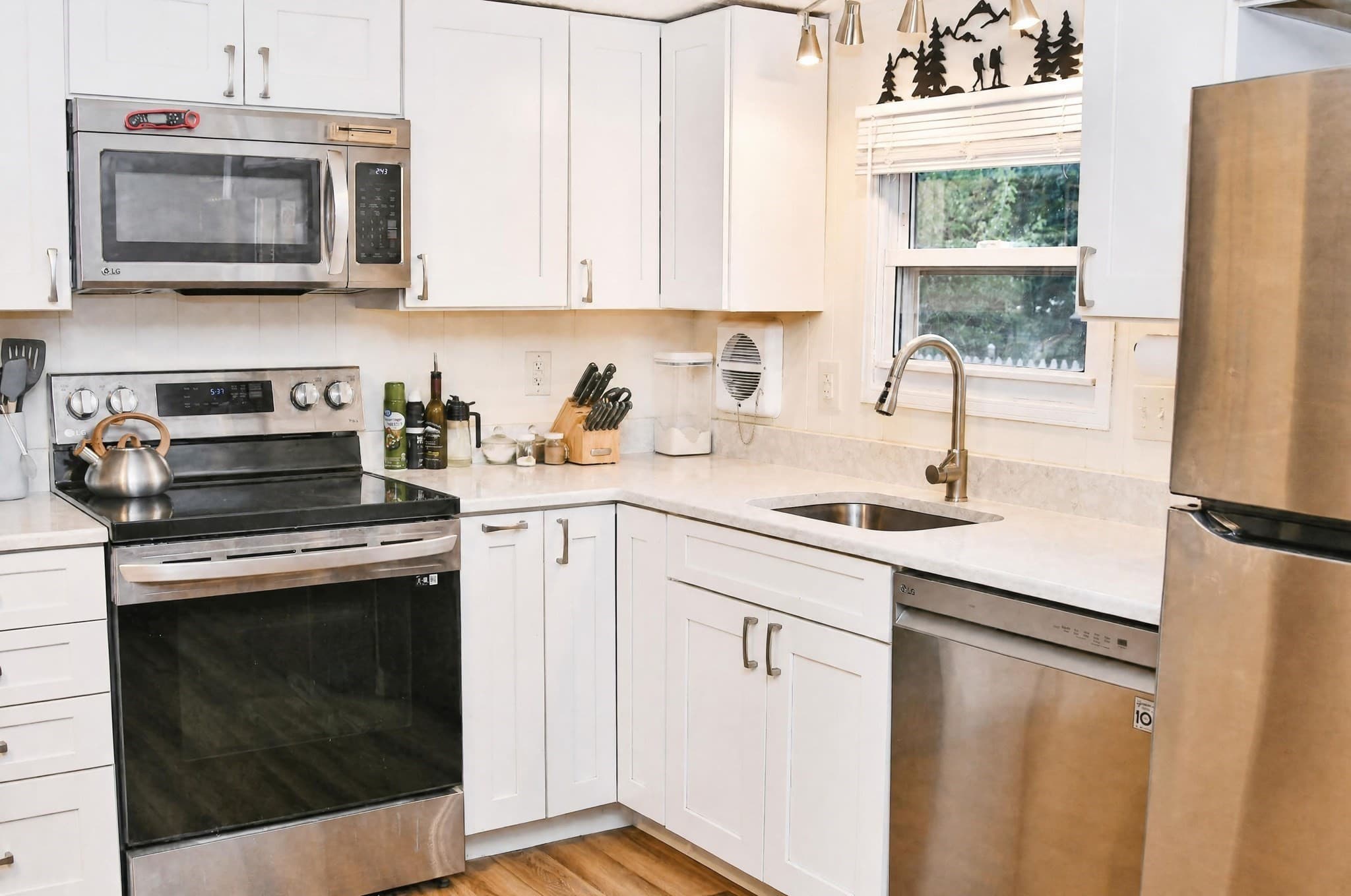 Mobile Home at 1237 Central Street # 28, Leominster MA 01453, Leominster, photo 6 of 27
