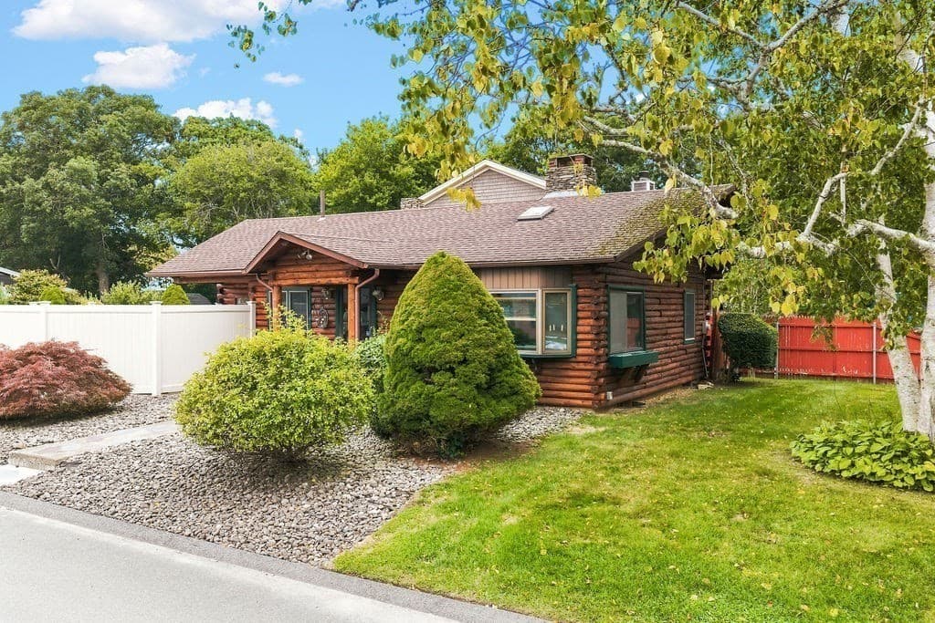 Single Family Residence at 24 Fisherman Rd, Fairhaven MA 02719, Fairhaven, photo 2 of 29