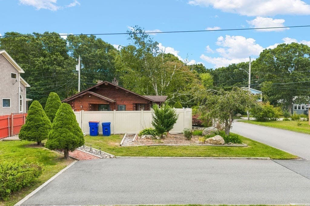 Single Family Residence at 24 Fisherman Rd, Fairhaven MA 02719, Fairhaven, photo 12 of 29