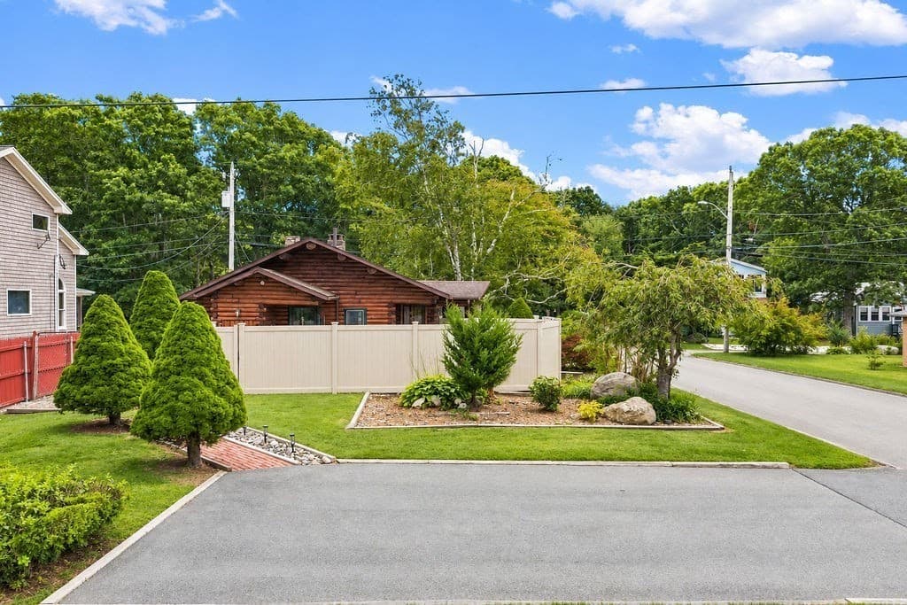 Single Family Residence at 24 Fisherman Rd, Fairhaven MA 02719, Fairhaven, photo 11 of 29