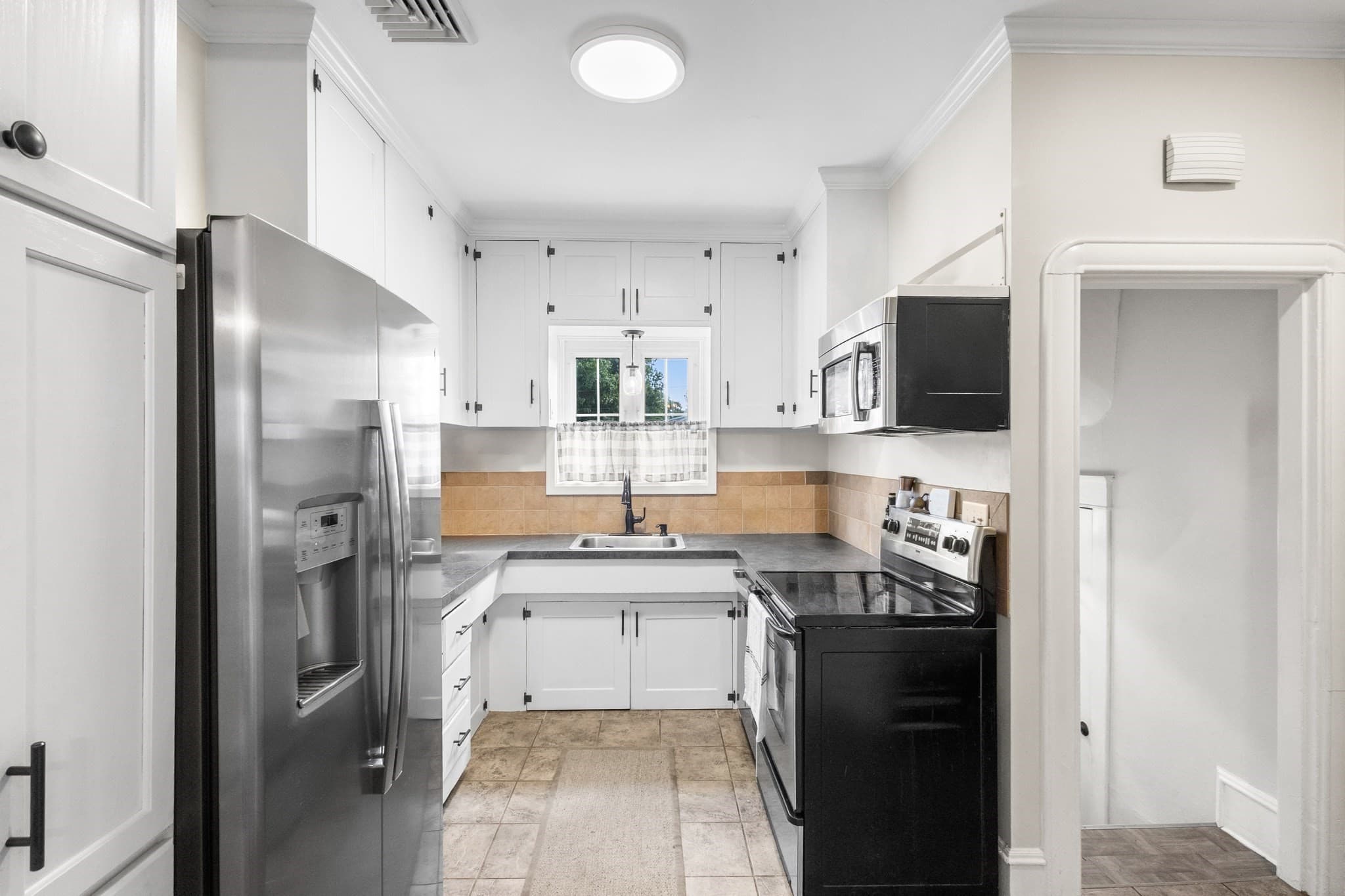 Single Family Residence at 1021 Ray St, Fall River MA 02720, Fall River, photo 19 of 41