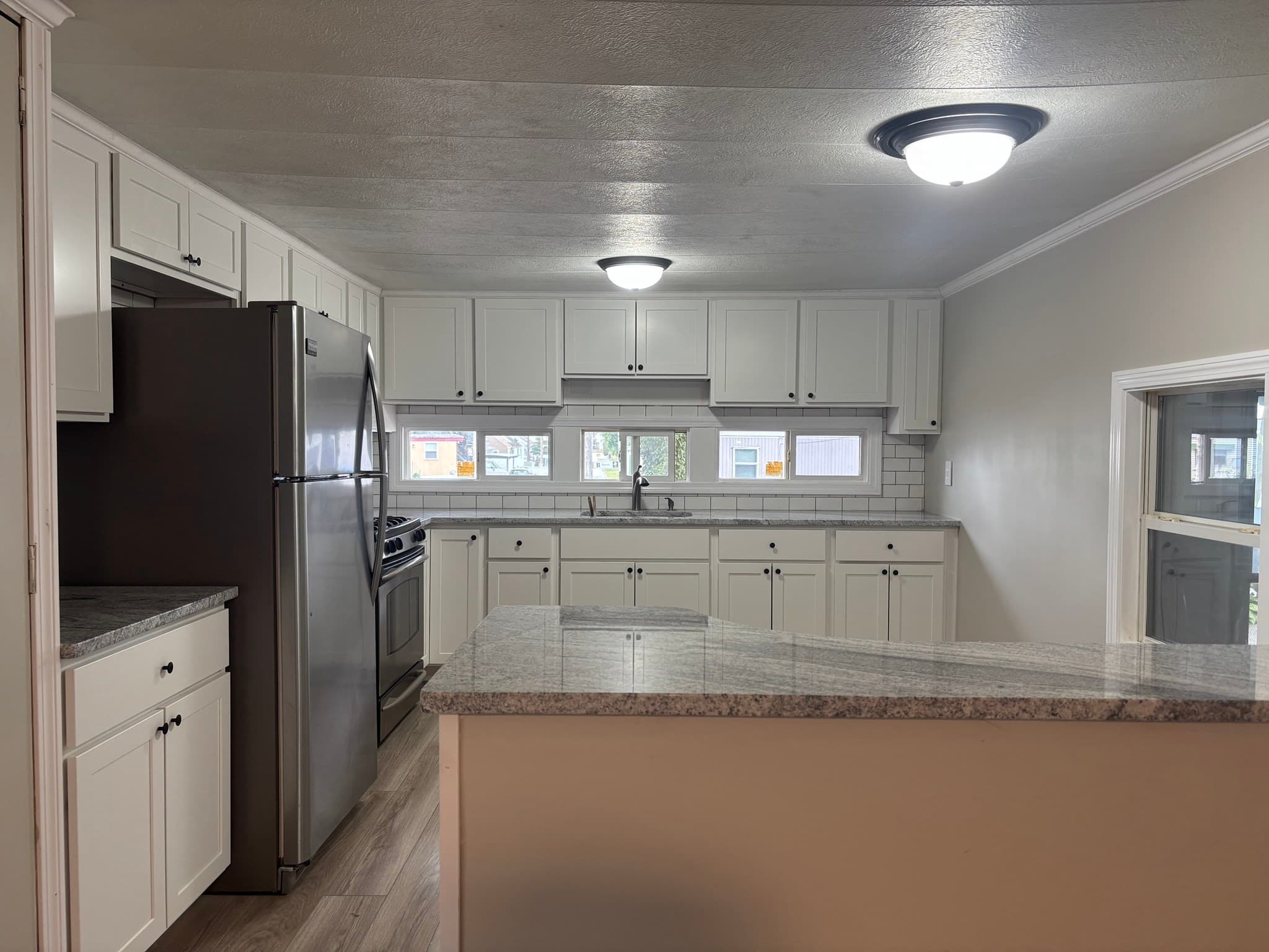 Mobile Home at 1346 Newport Ave # B17, Attleboro MA 02703, Attleboro, photo 2 of 27