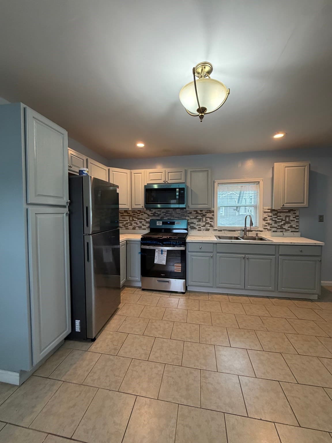 3 Family at 382 Green St Ext, Brockton MA 02301, Brockton, photo 5 of 13
