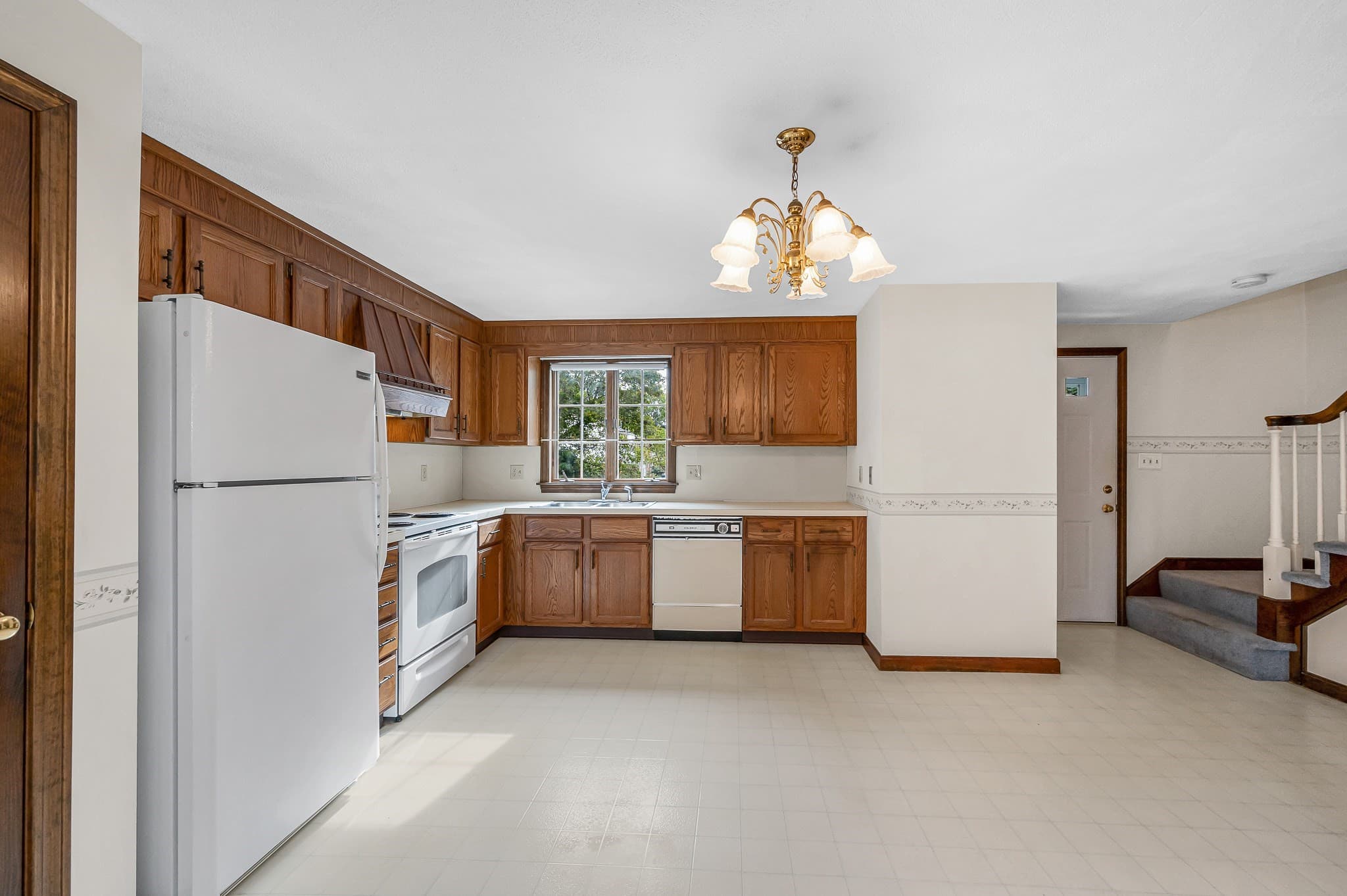 Condominium at 25 Oak St # D, Methuen MA 01844, Methuen, photo 4 of 36