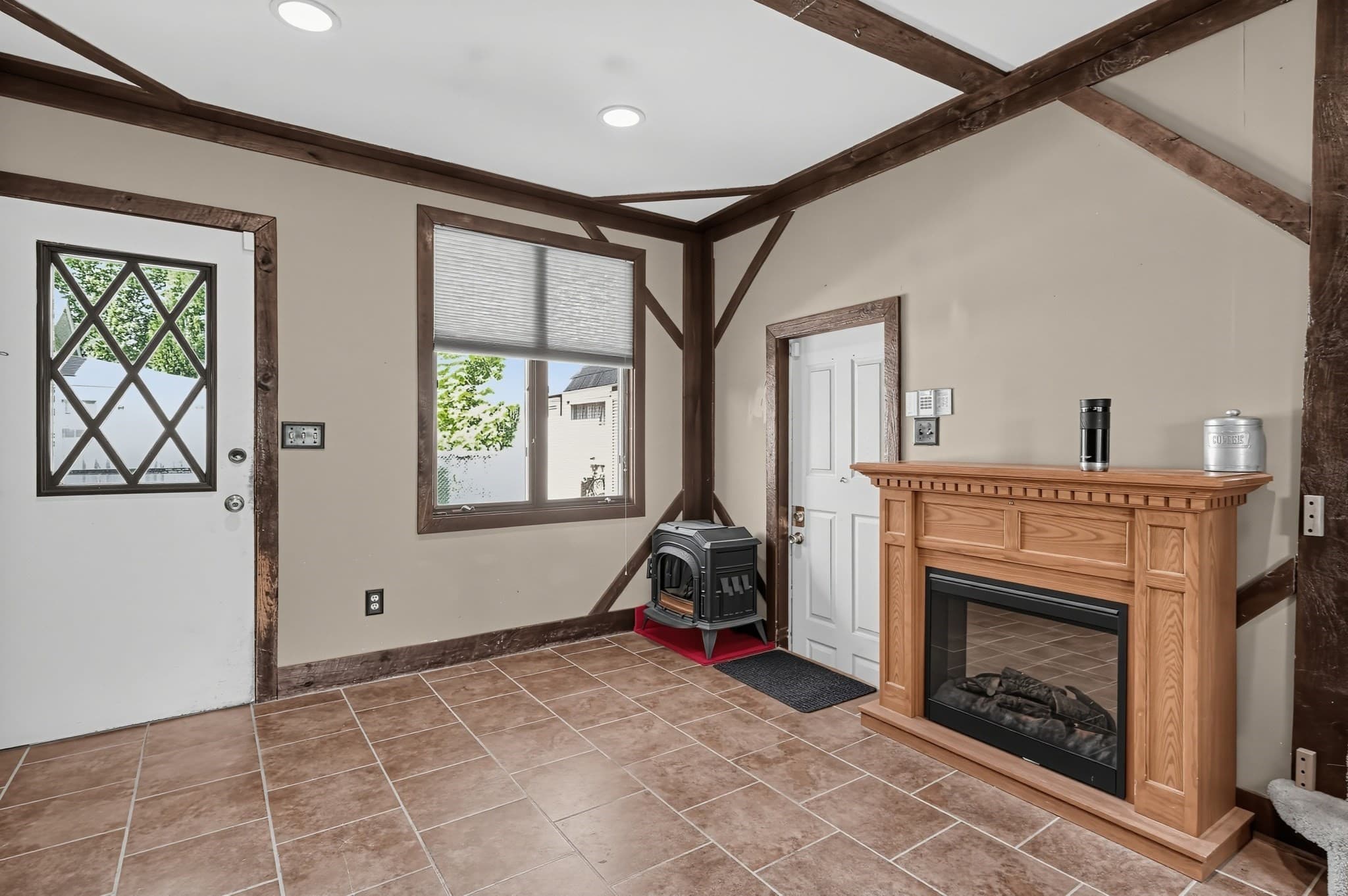 Single Family Residence at 47 Fremont St, Taunton MA 02780, Taunton, photo 2 of 28