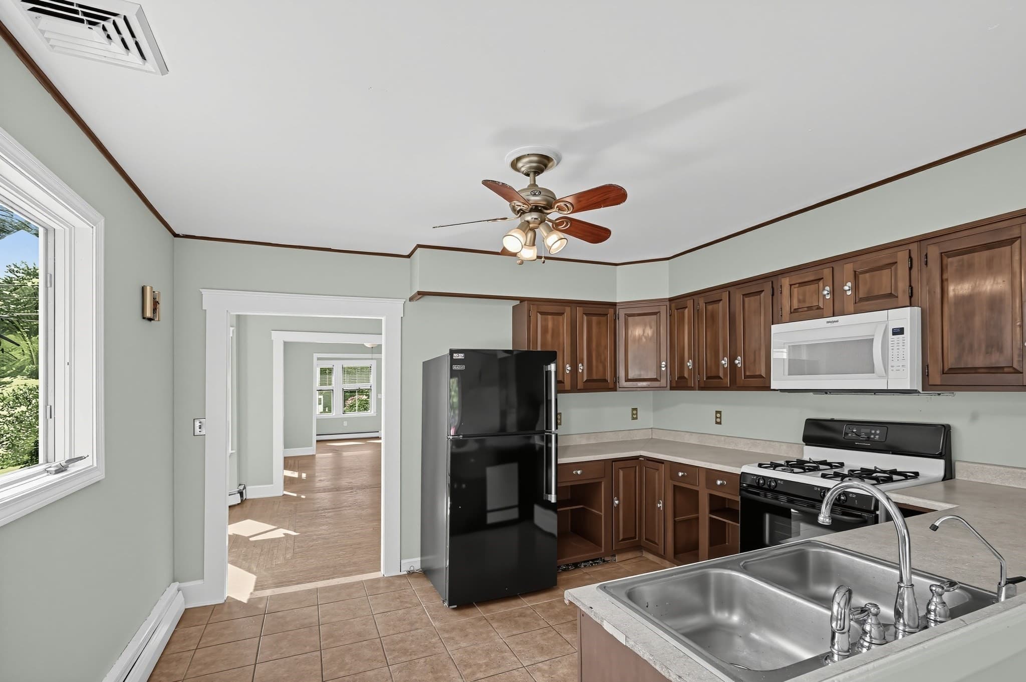 Single Family Residence at 47 Fremont St, Taunton MA 02780, Taunton, photo 10 of 28