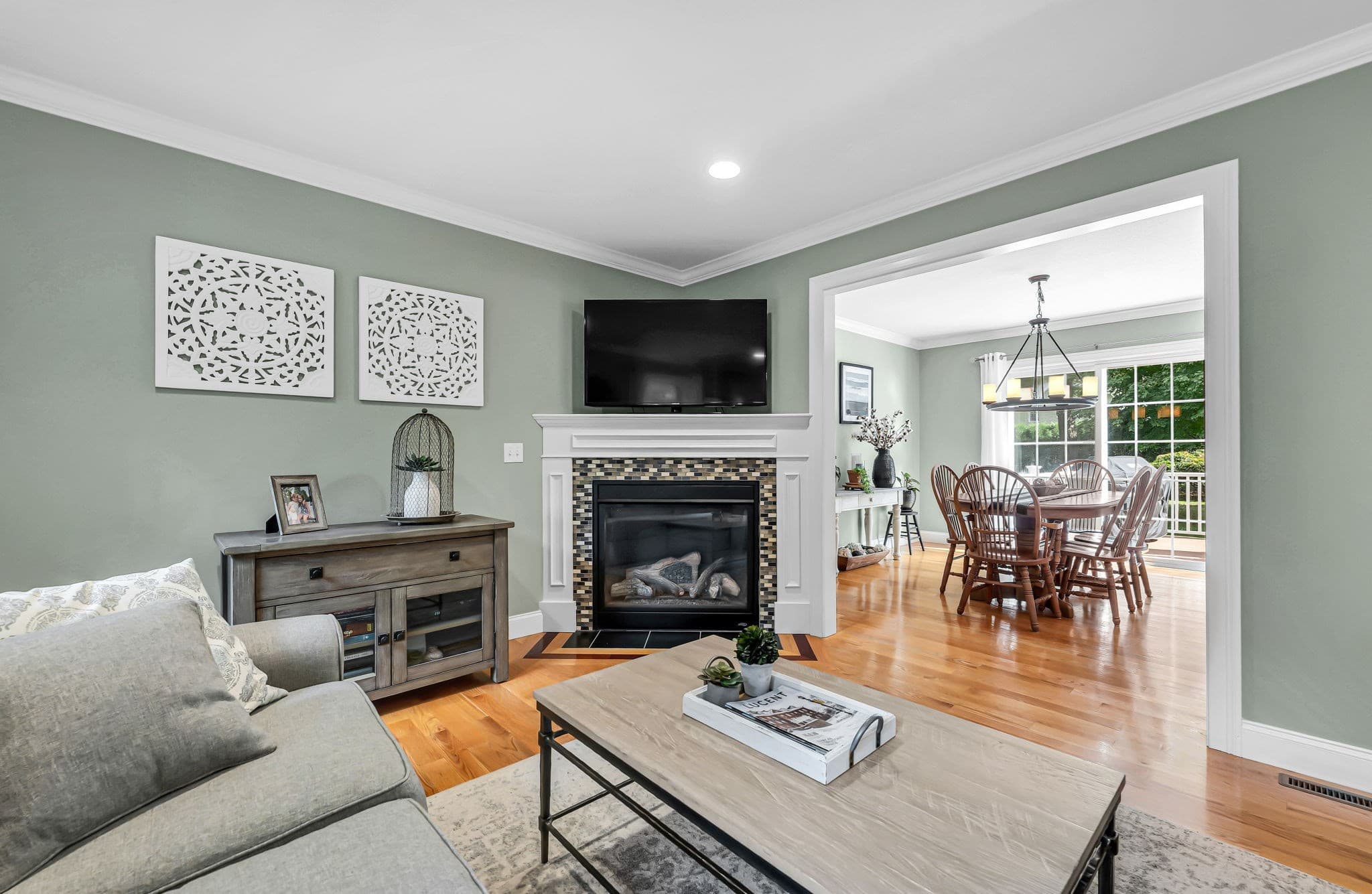 Single Family Residence at 437 Porter Rd, East Longmeadow MA 01028, East Longmeadow, photo 6 of 40