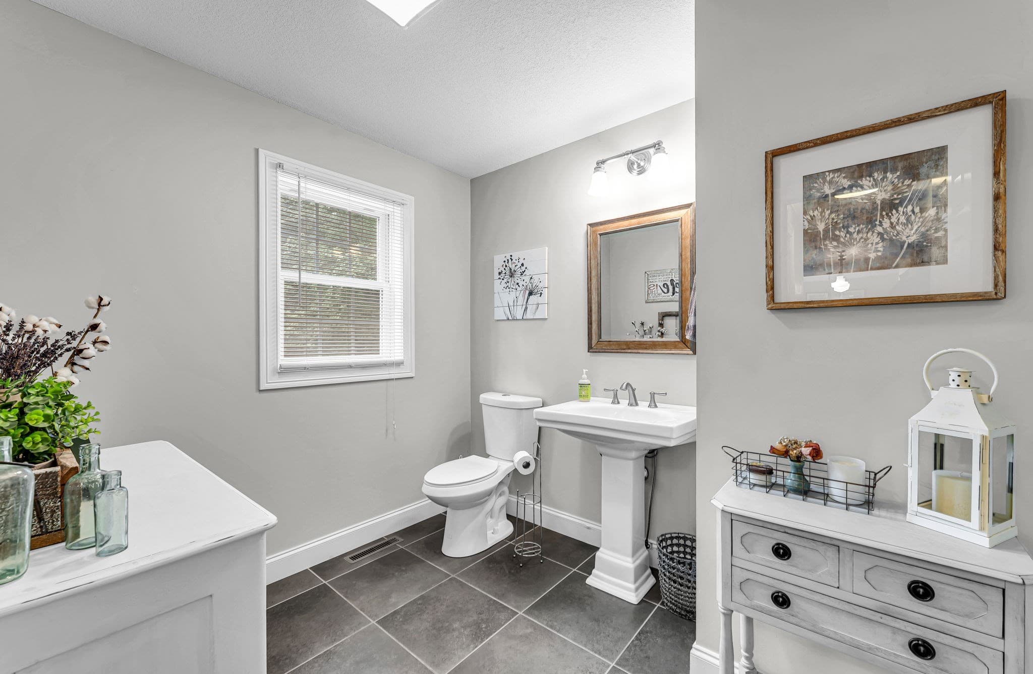 Single Family Residence at 437 Porter Rd, East Longmeadow MA 01028, East Longmeadow, photo 16 of 40