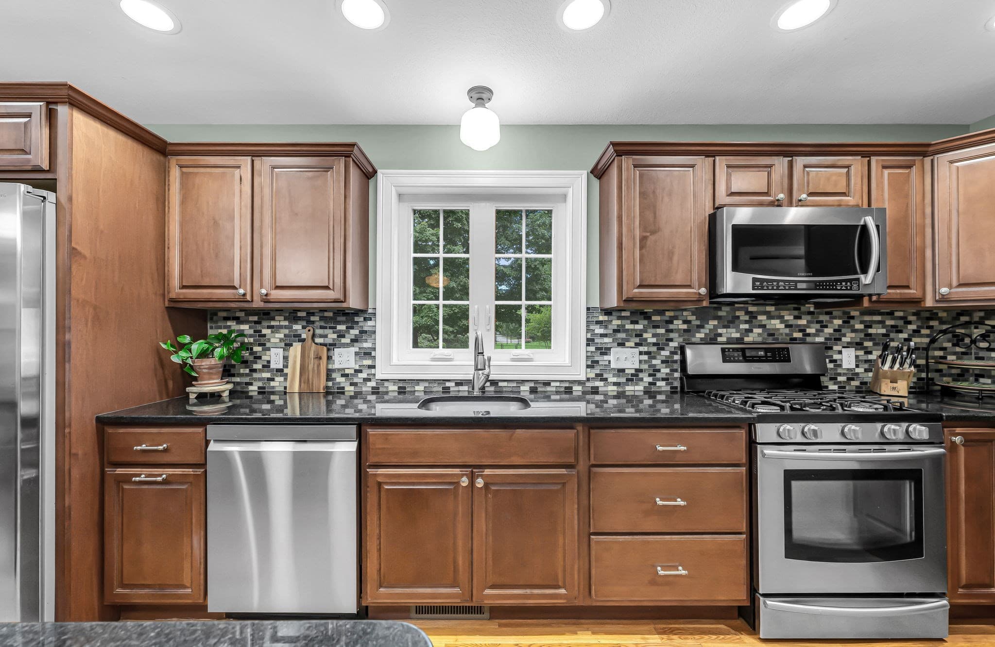 Single Family Residence at 437 Porter Rd, East Longmeadow MA 01028, East Longmeadow, photo 12 of 40