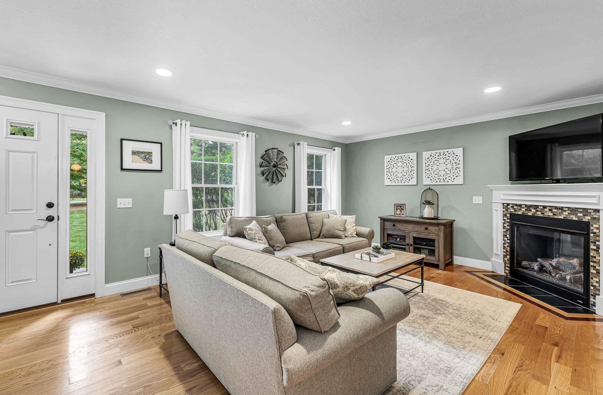 Single Family Residence at 437 Porter Rd, East Longmeadow MA 01028, East Longmeadow, photo 4 of 40