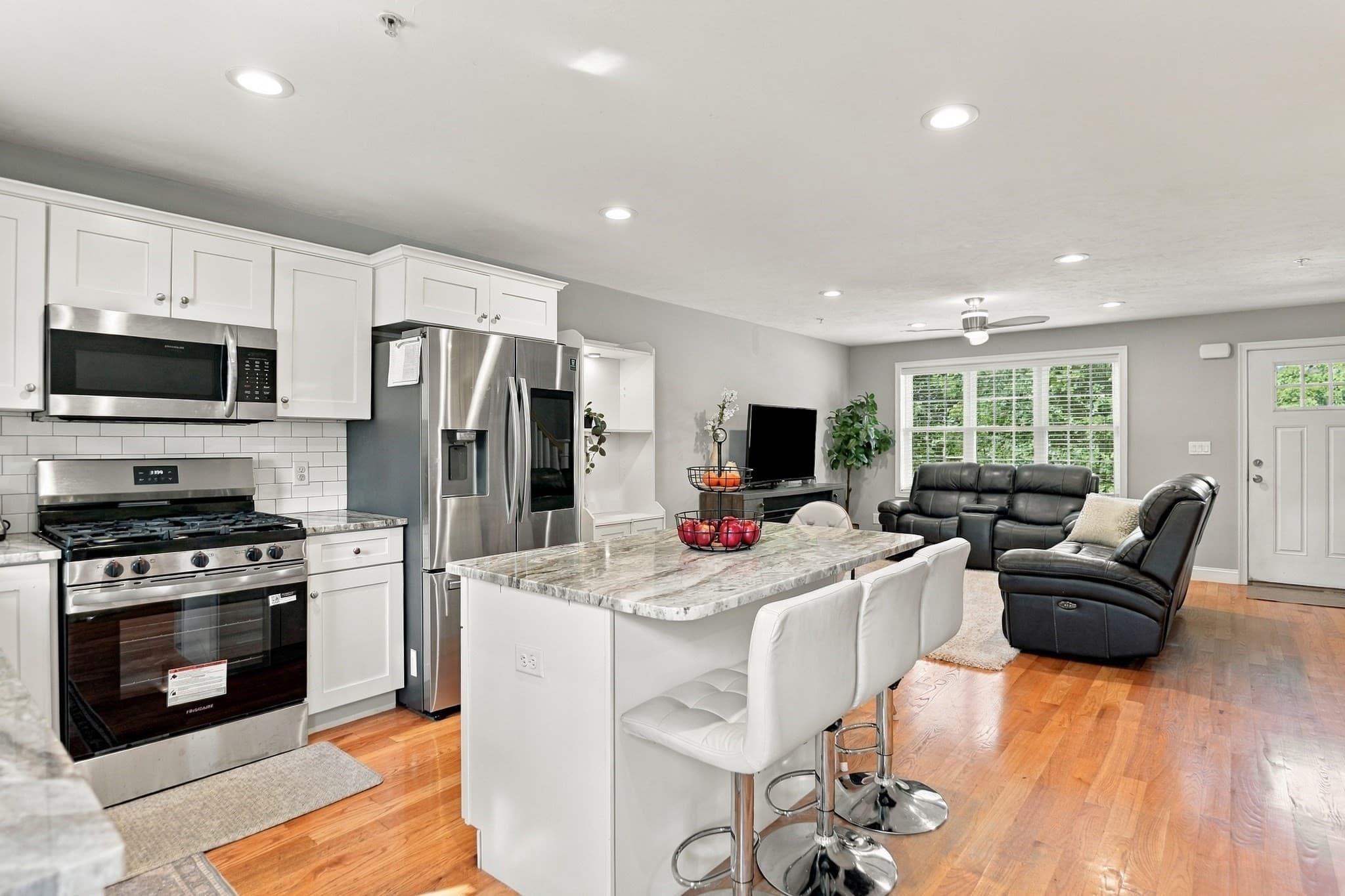 Condominium at 401 West St # C, East Bridgewater MA 02333, East Bridgewater, photo 6 of 32