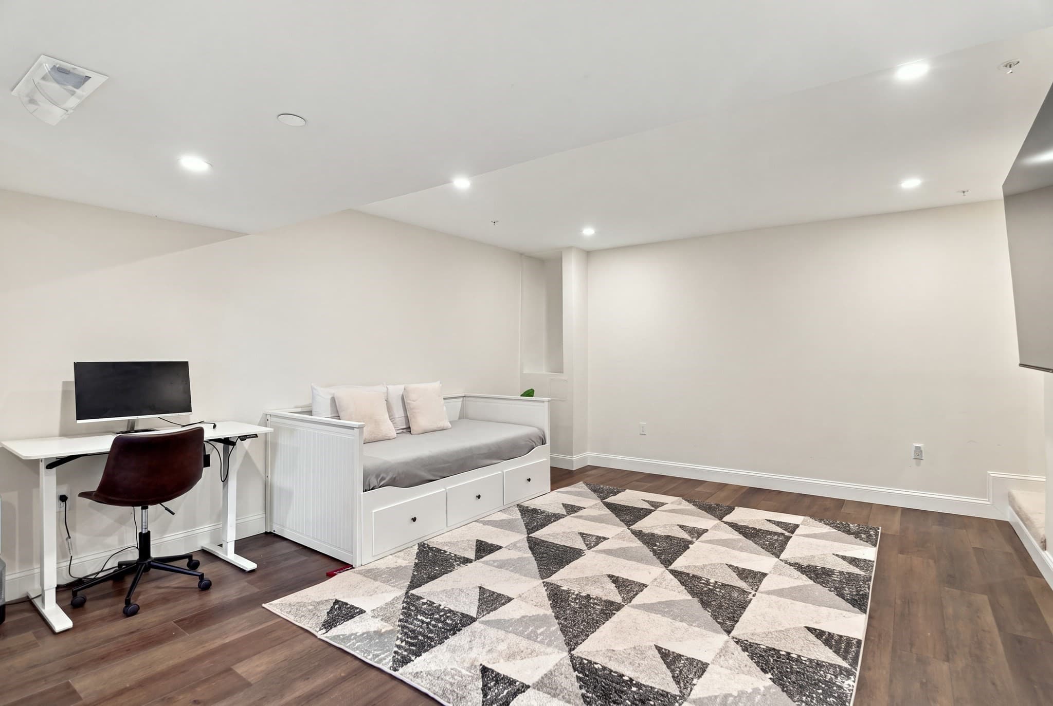 Condominium at 401 West St # C, East Bridgewater MA 02333, East Bridgewater, photo 7 of 32