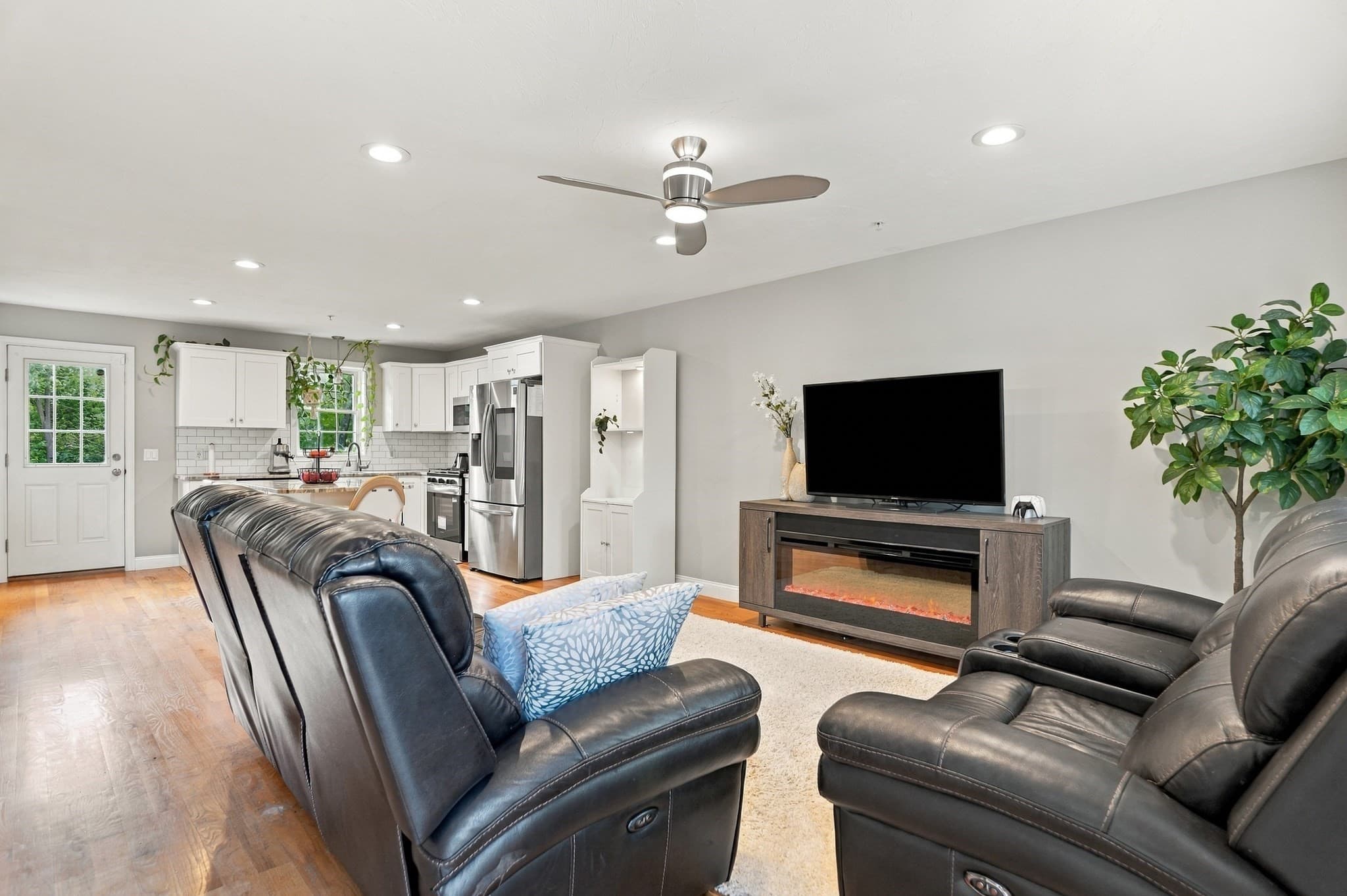 Condominium at 401 West St # C, East Bridgewater MA 02333, East Bridgewater, photo 4 of 32