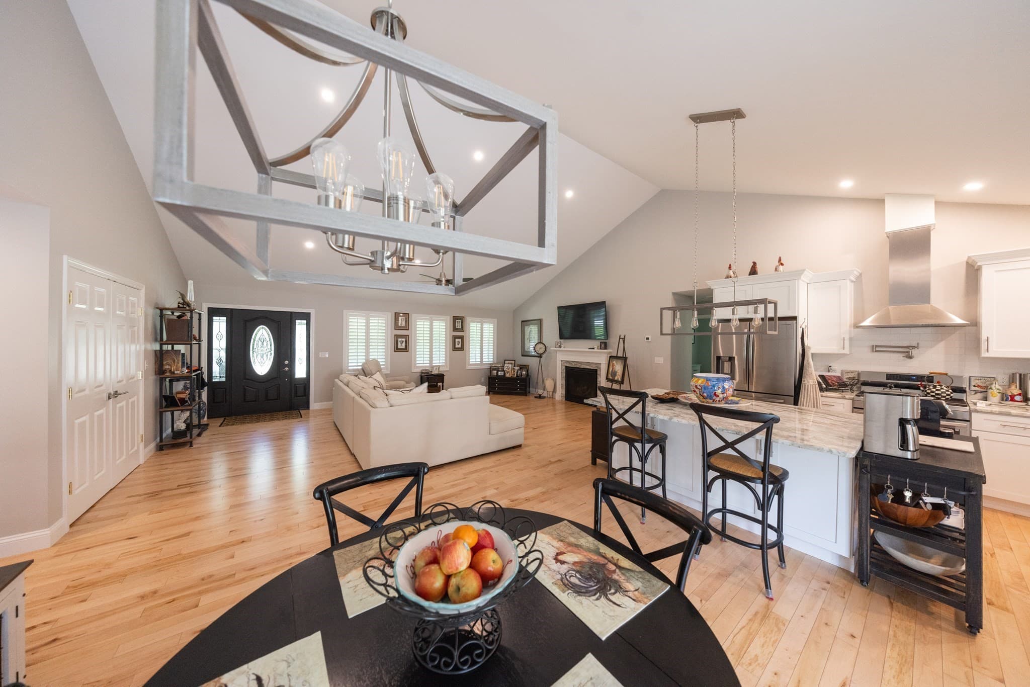 Single Family Residence at 17 Harwood Farm Road, Southbridge MA 01550, Southbridge, photo 5 of 41