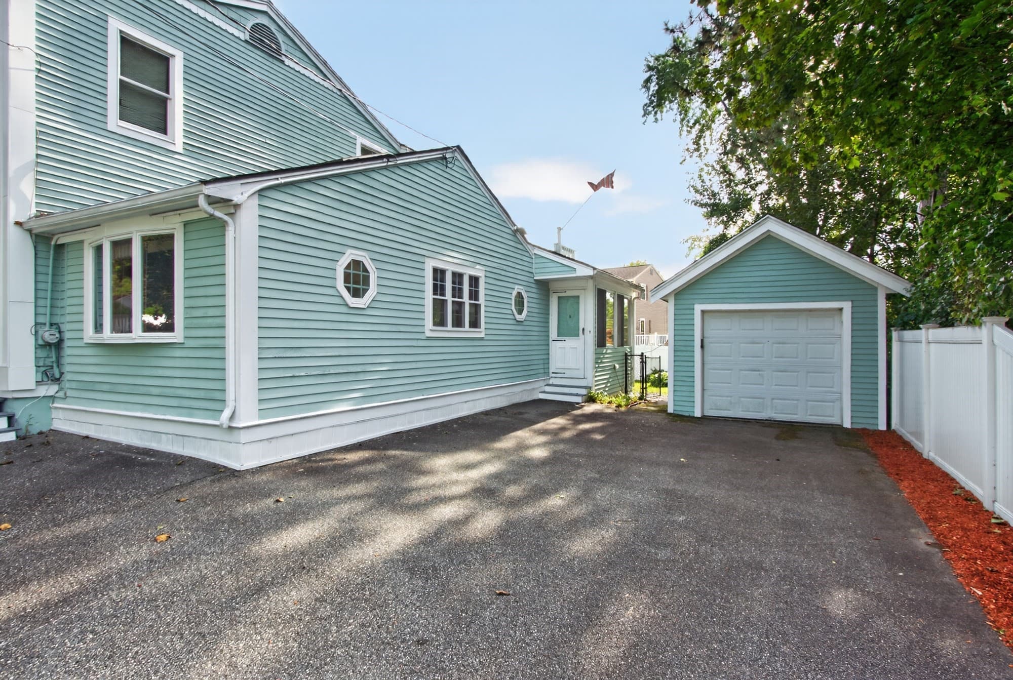 Single Family Residence at 15 Ellington Rd, Tewksbury MA 01876, Tewksbury, photo 3 of 28