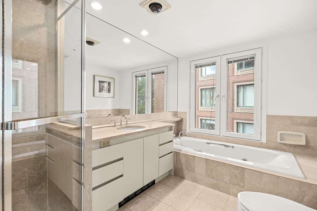 Condominium at 20 Rowes Wharf # 501, Boston MA 02110, Boston, photo 20 of 37