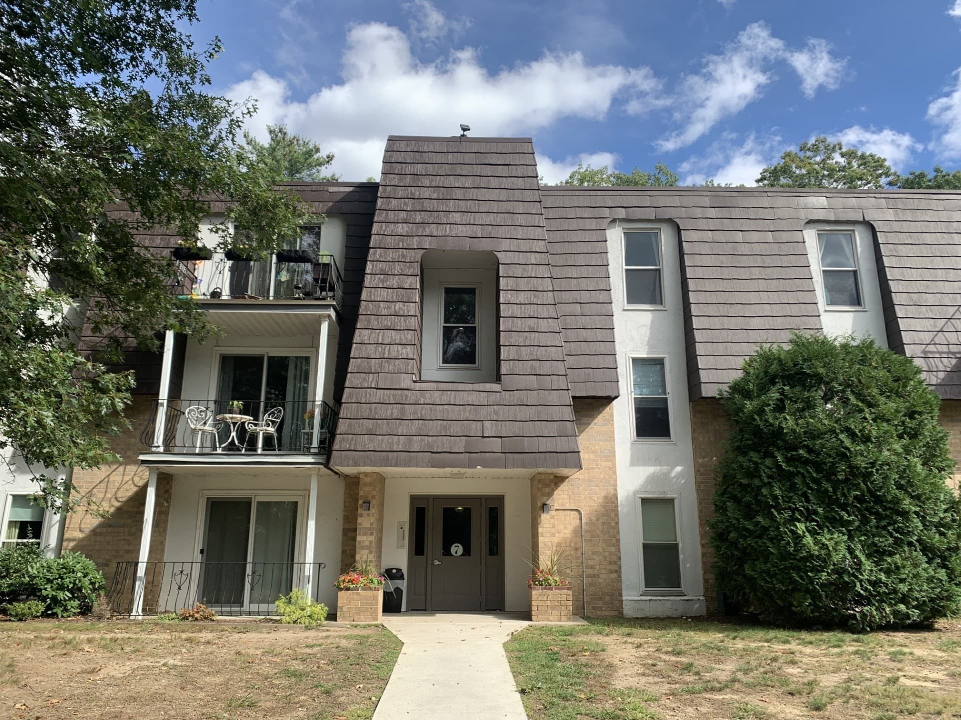 Condominium at 7 Shadowbrook Lane # 33, Milford MA 01757, Milford, photo 2 of 19