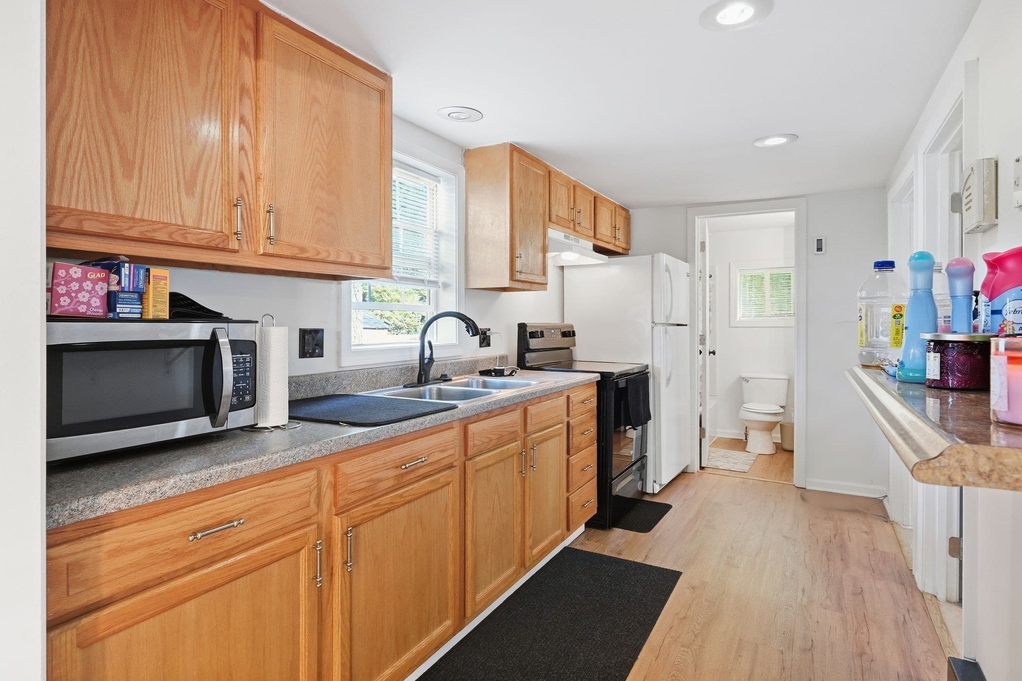 Single Family Residence at 215 Eddy St, Springfield MA 01104, Springfield, photo 13 of 27