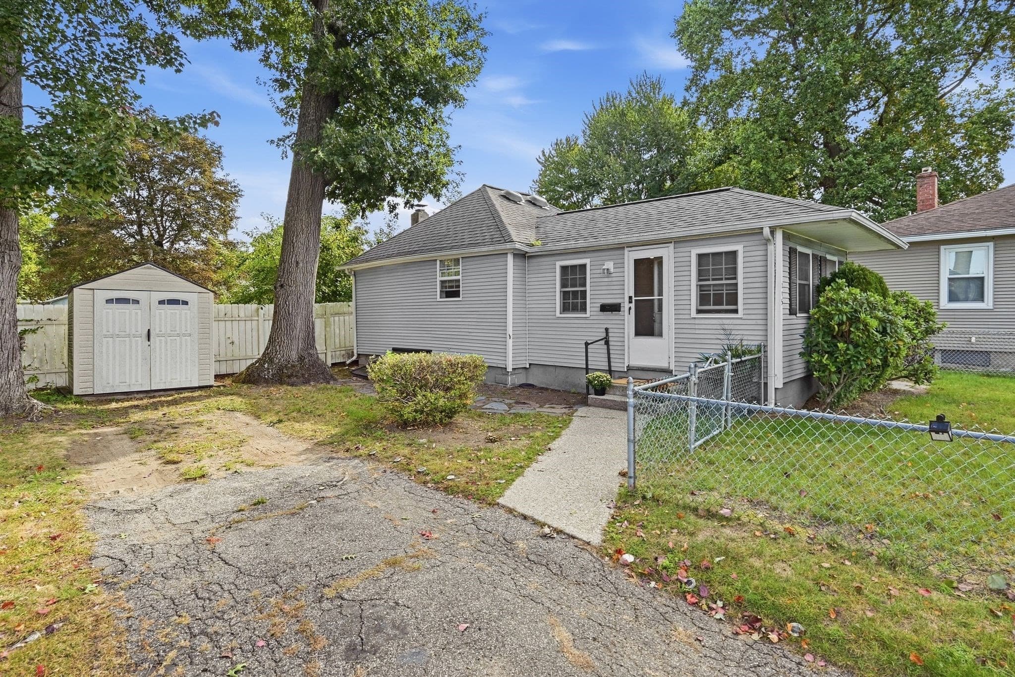 Single Family Residence at 215 Eddy St, Springfield MA 01104, Springfield, photo 26 of 27