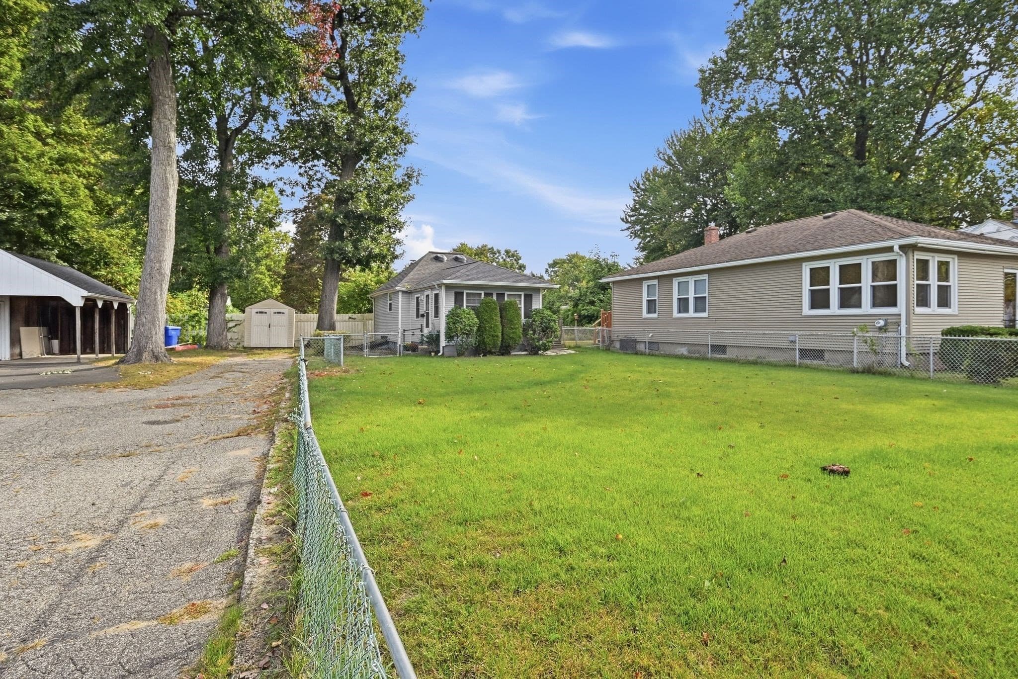 Single Family Residence at 215 Eddy St, Springfield MA 01104, Springfield, photo 4 of 27