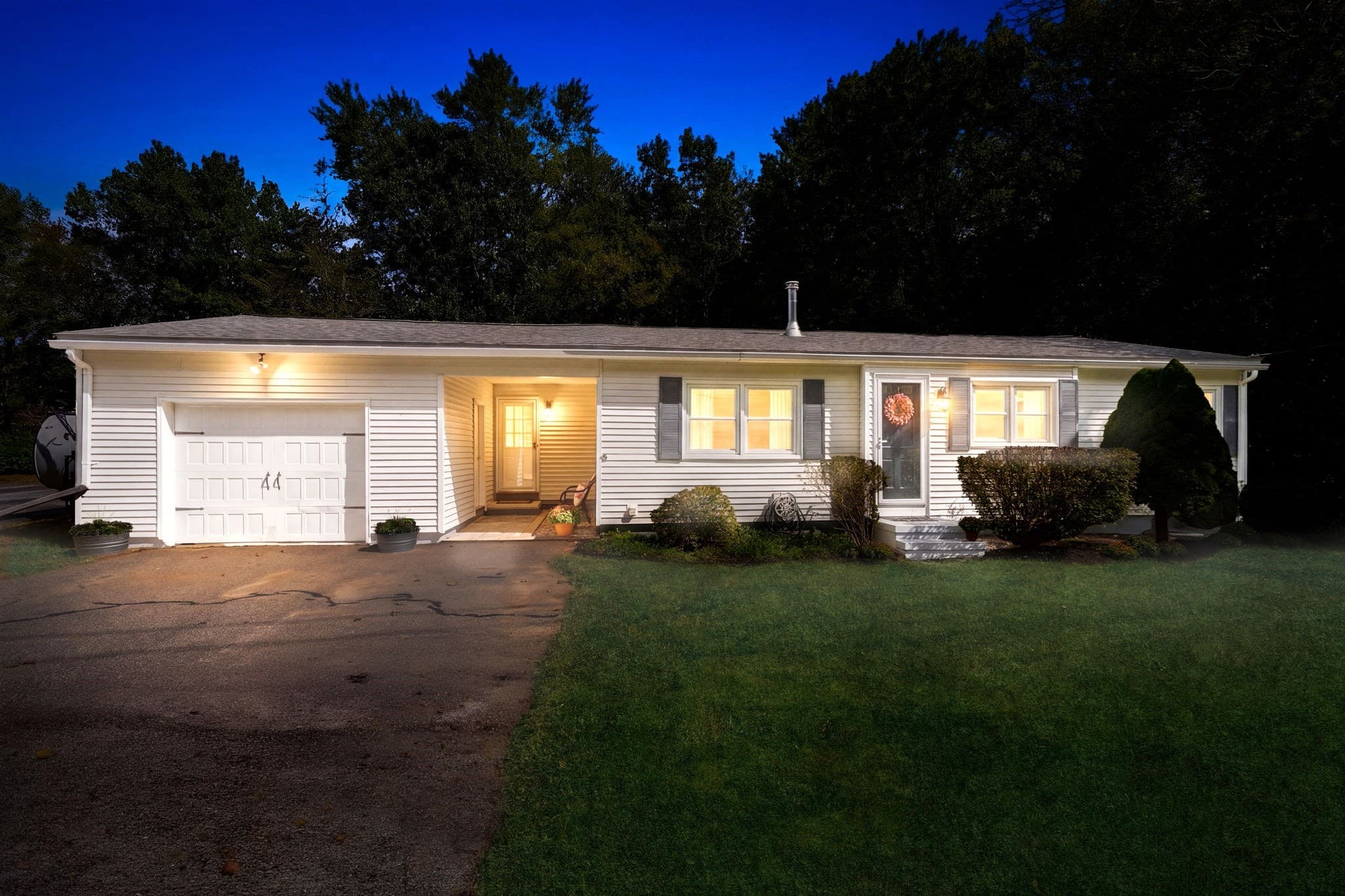 418 Millville Rd, Uxbridge MA 01569
