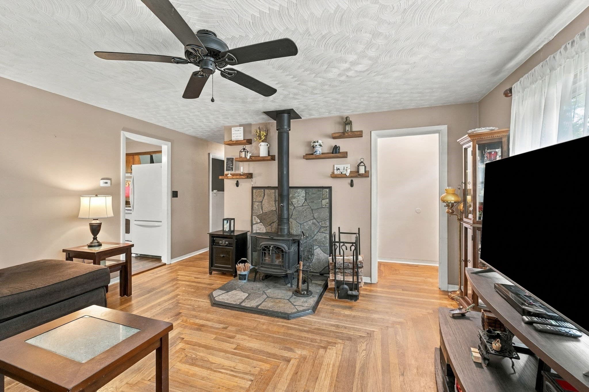 Single Family Residence at 418 Millville Rd, Uxbridge MA 01569, Uxbridge, photo 9 of 41