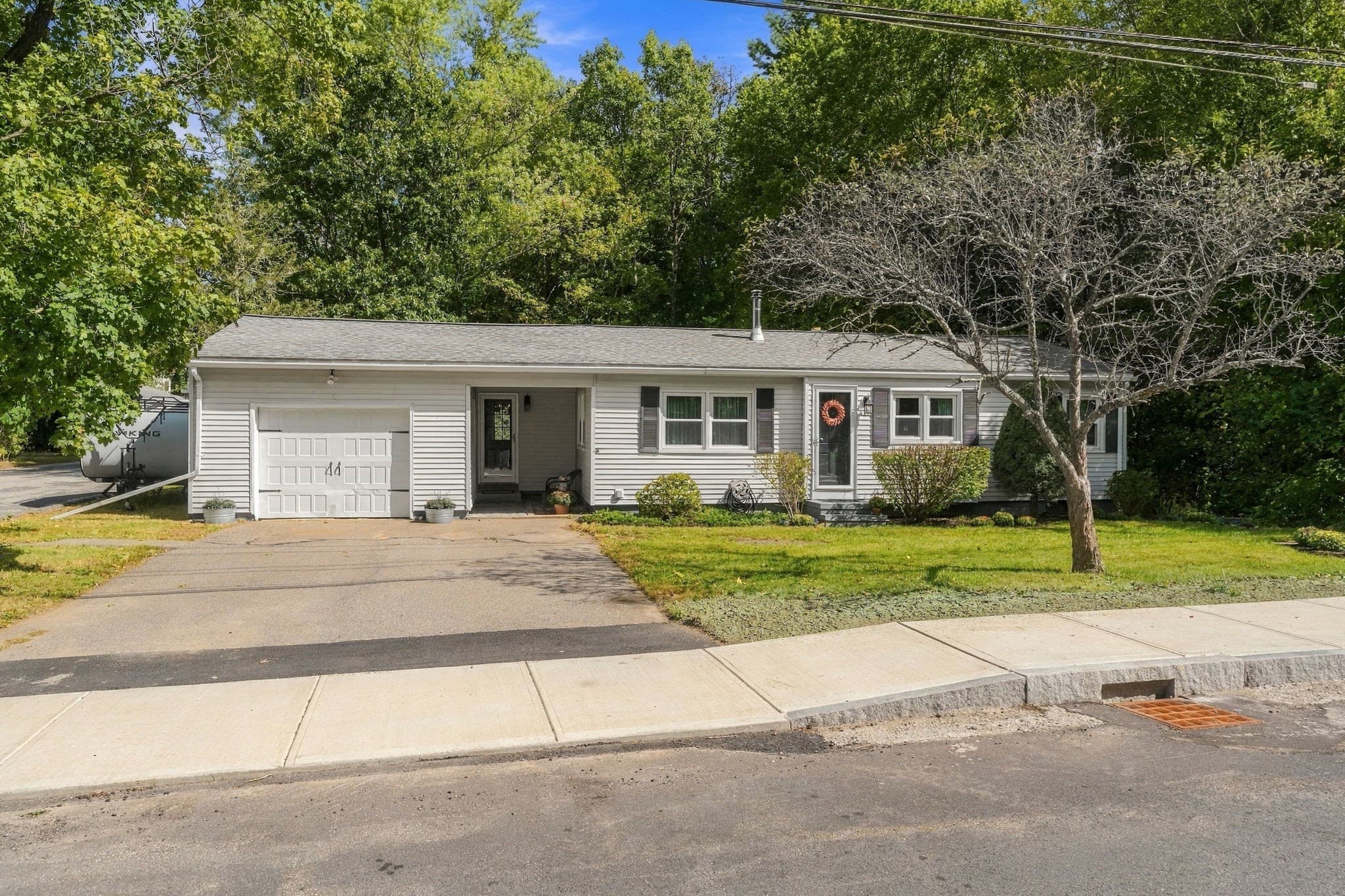 Single Family Residence at 418 Millville Rd, Uxbridge MA 01569, Uxbridge, photo 4 of 41