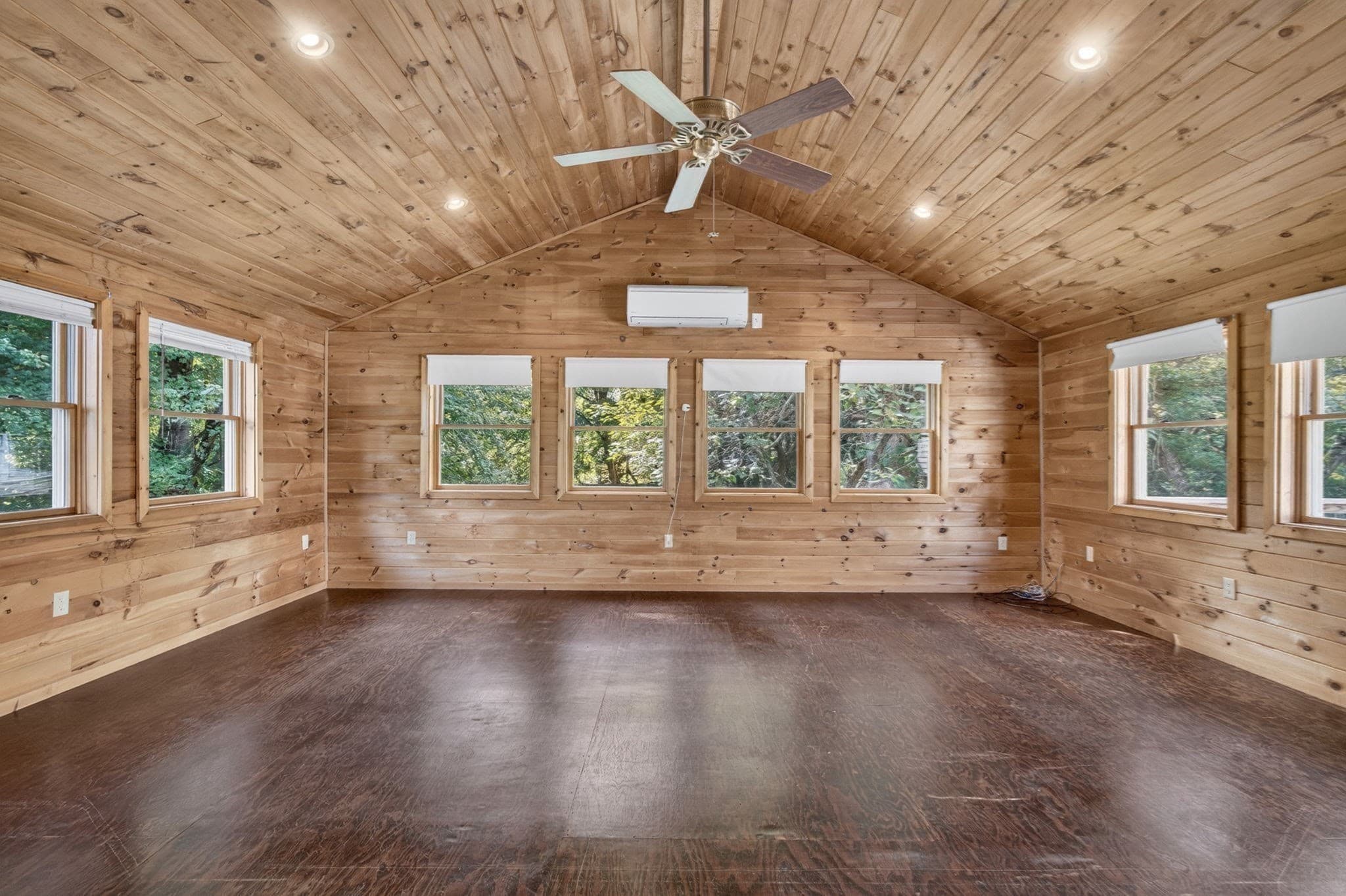 Single Family Residence at 12 Sunset, Derry NH 03038, Derry, photo 12 of 35