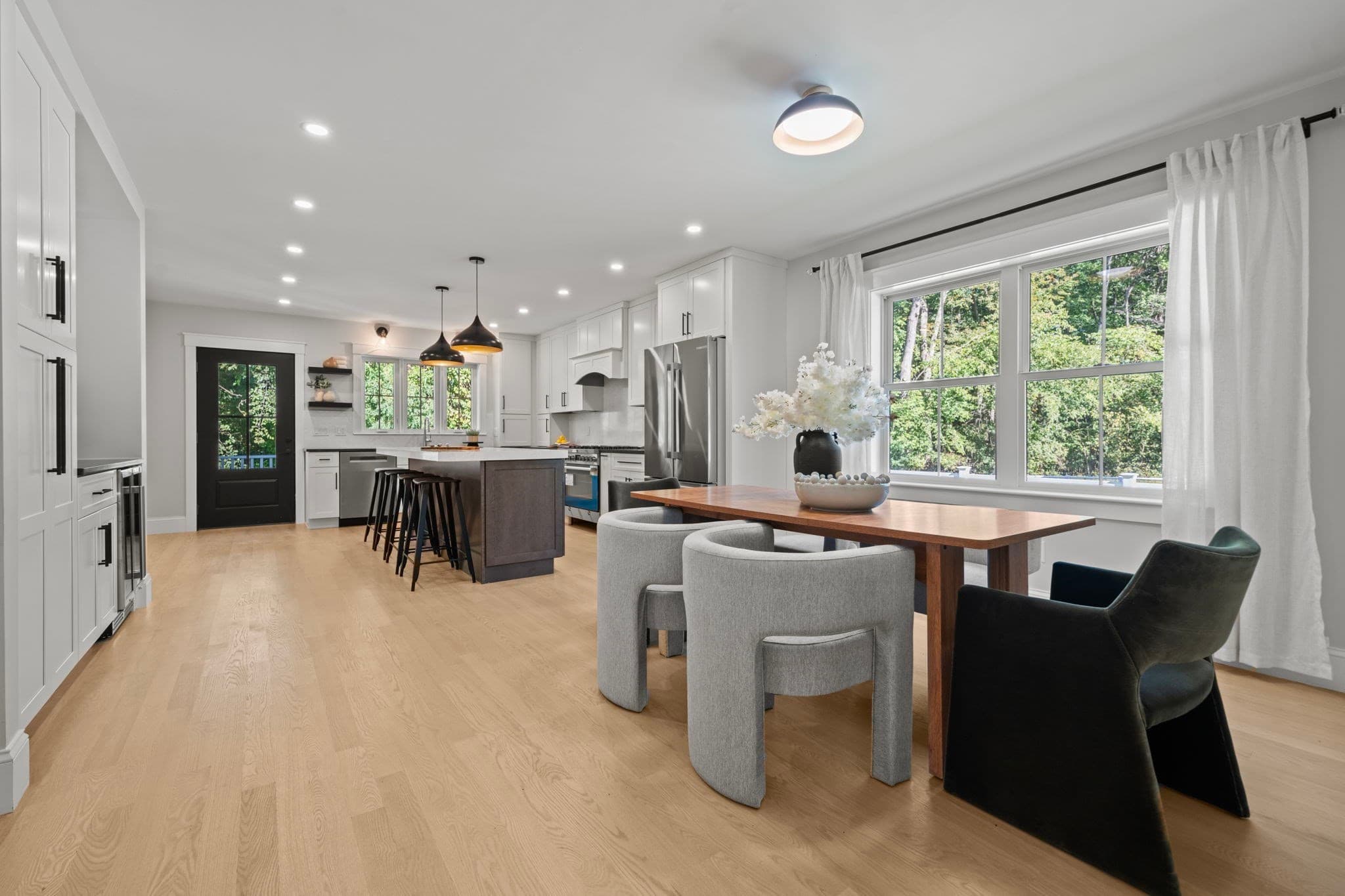 Single Family Residence at 158 Lake St, Wilmington MA 01887, Wilmington, photo 8 of 34