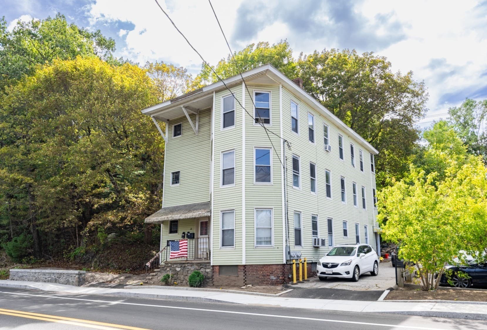 66 E Main St, Southbridge MA 01550