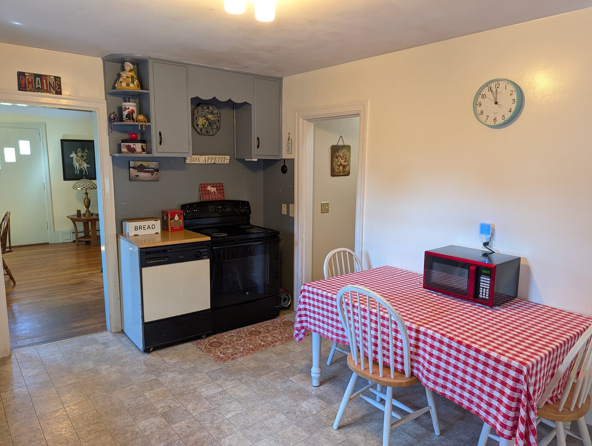 Single Family Residence at 642 Greenfield Road, Deerfield MA 01342, Deerfield, photo 11 of 27