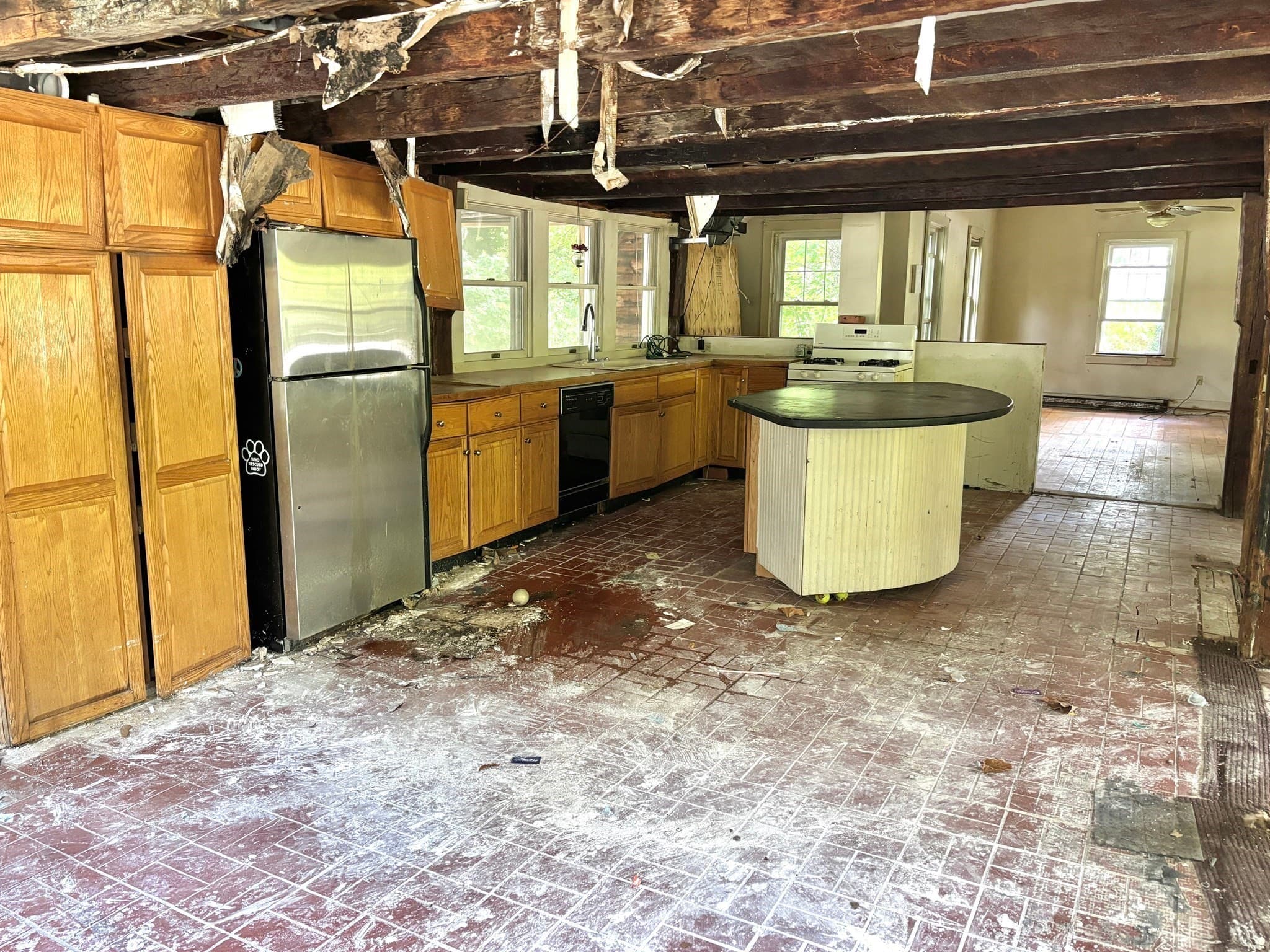 2 Family - 2 Units Side by Side at 279 Oldham St, Pembroke MA 02359, Pembroke, photo 3 of 42