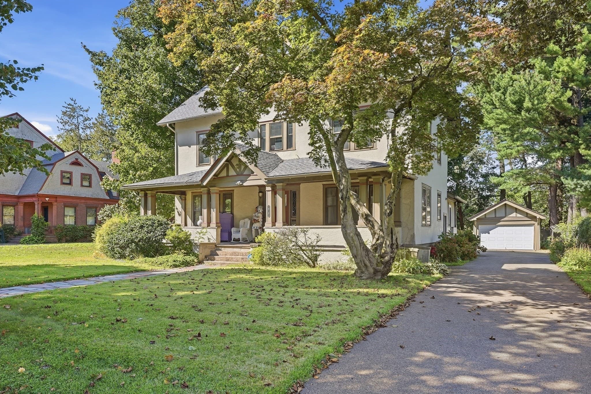 Single Family Residence at 98 Bellevue Ave, Springfield MA 01108, Springfield, photo 2 of 33