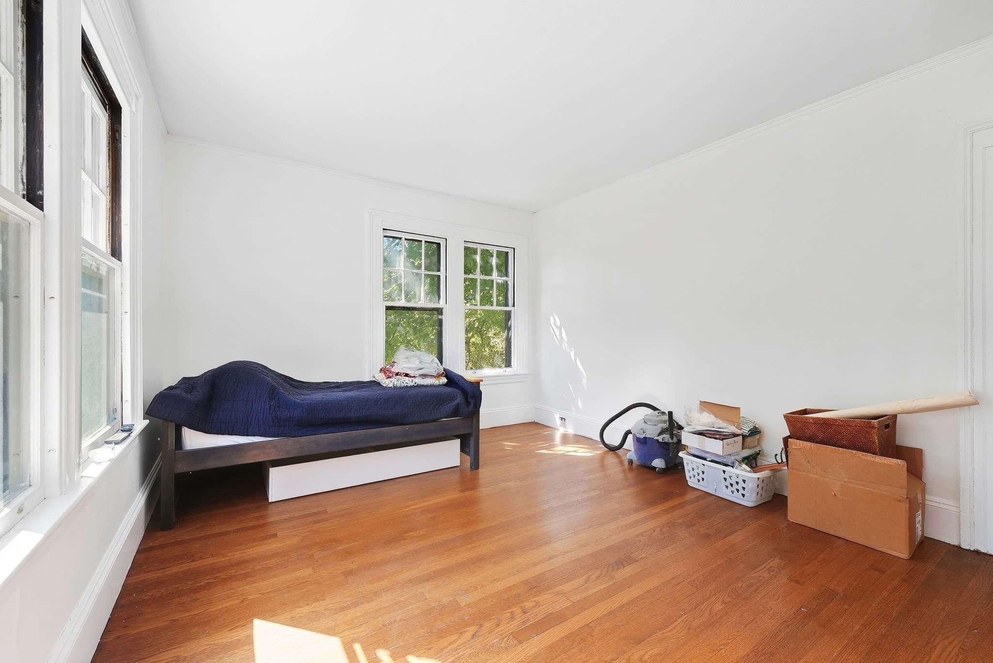 Single Family Residence at 98 Bellevue Ave, Springfield MA 01108, Springfield, photo 26 of 33
