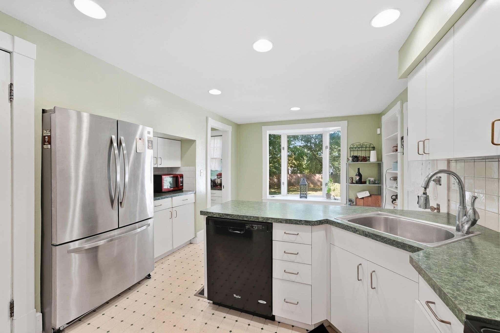 Single Family Residence at 98 Bellevue Ave, Springfield MA 01108, Springfield, photo 18 of 33