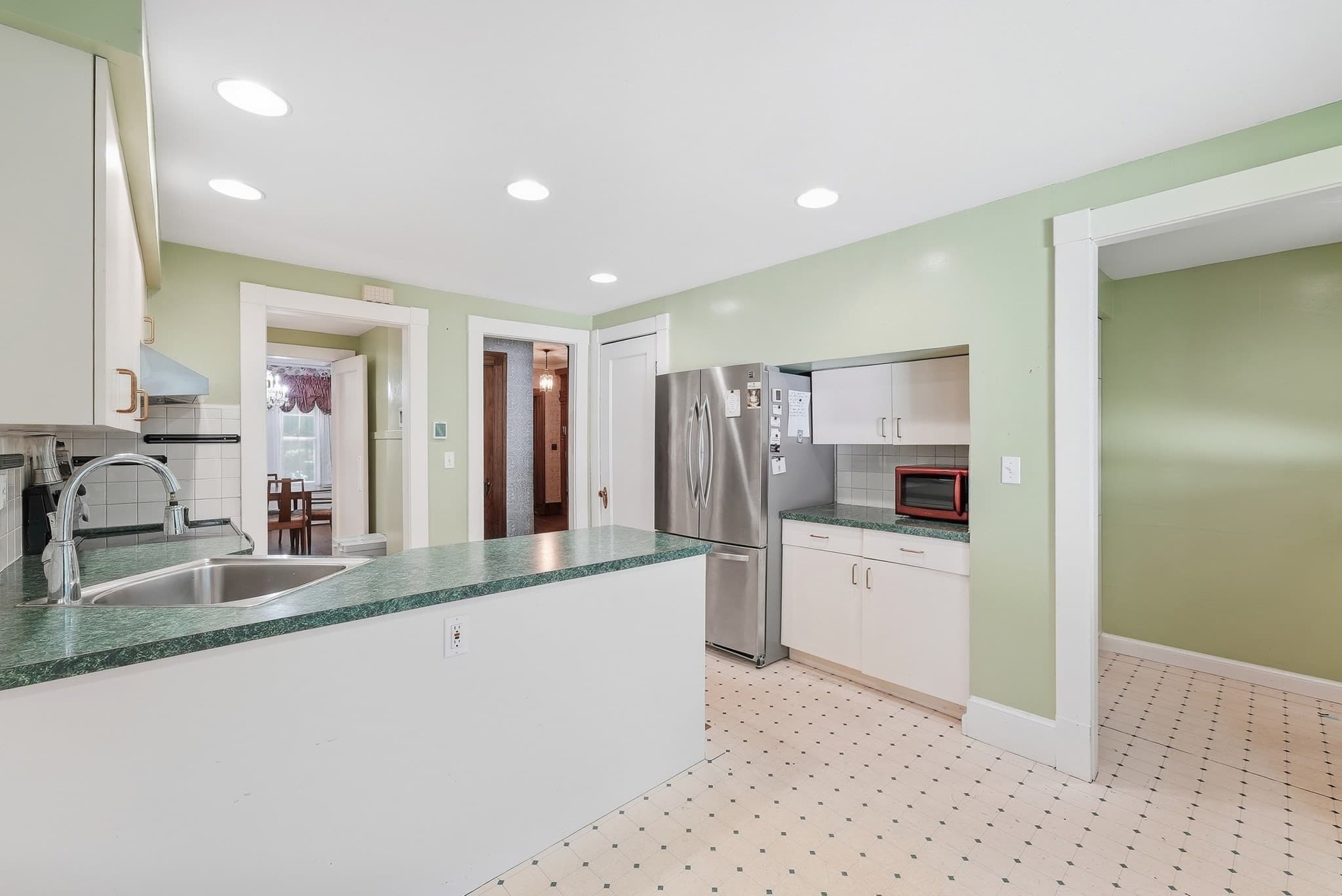 Single Family Residence at 98 Bellevue Ave, Springfield MA 01108, Springfield, photo 19 of 33