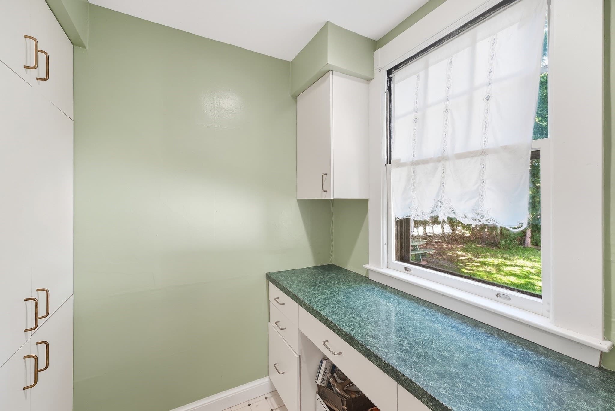 Single Family Residence at 98 Bellevue Ave, Springfield MA 01108, Springfield, photo 21 of 33