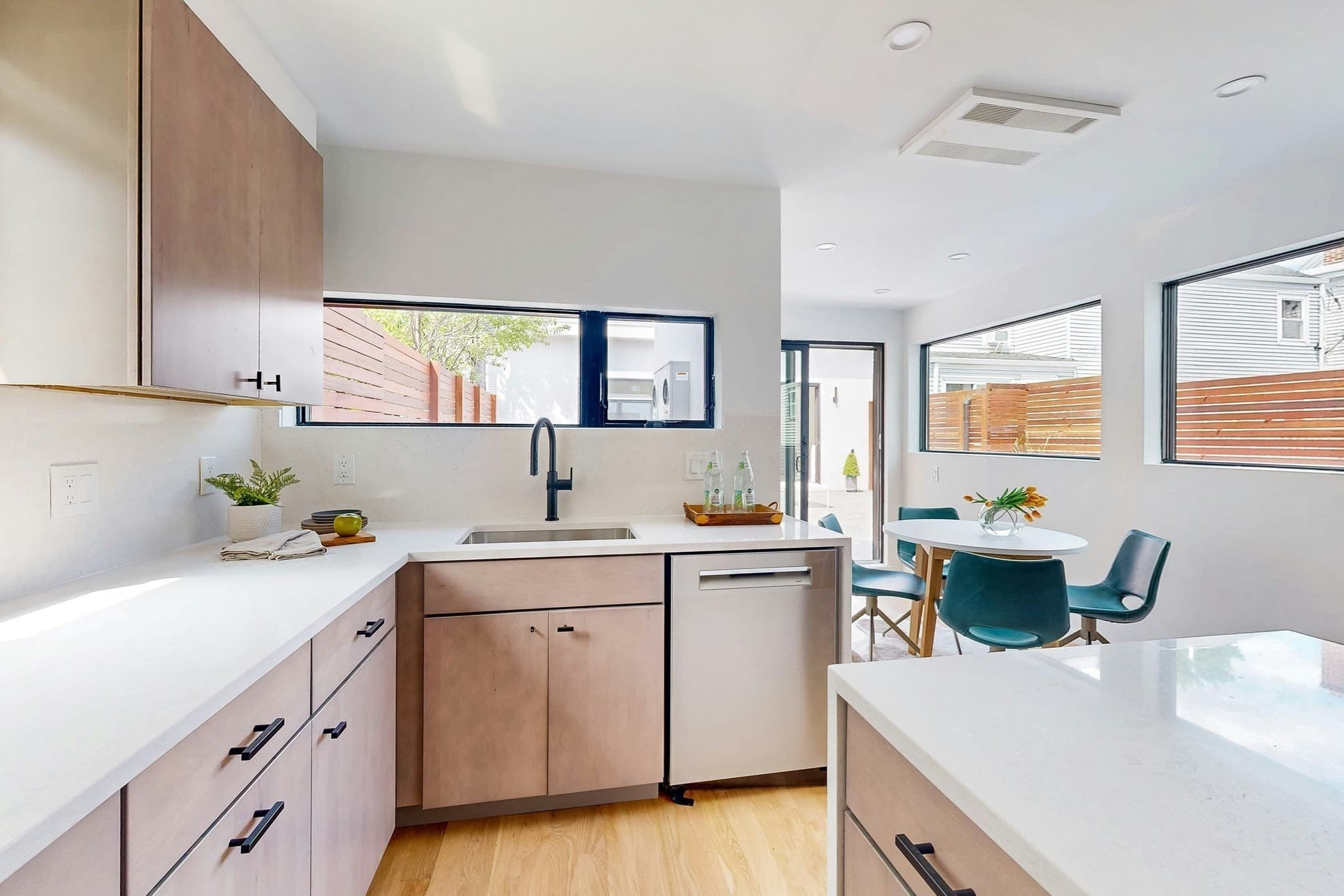 Condominium at 131-135 Charles Street # 133, Cambridge MA 02141, Cambridge, photo 9 of 16