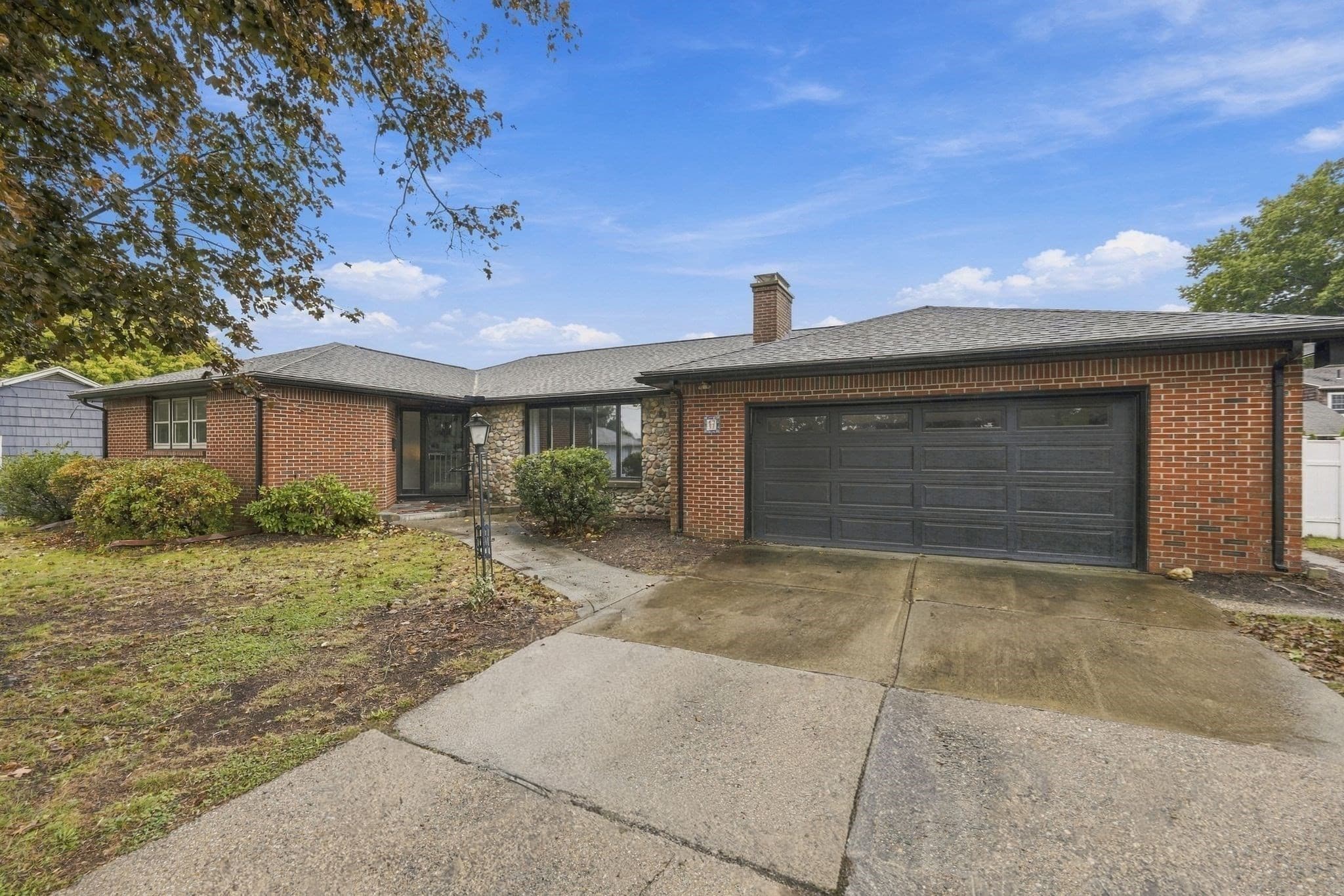 17 Oakridge St, Ludlow MA 01056