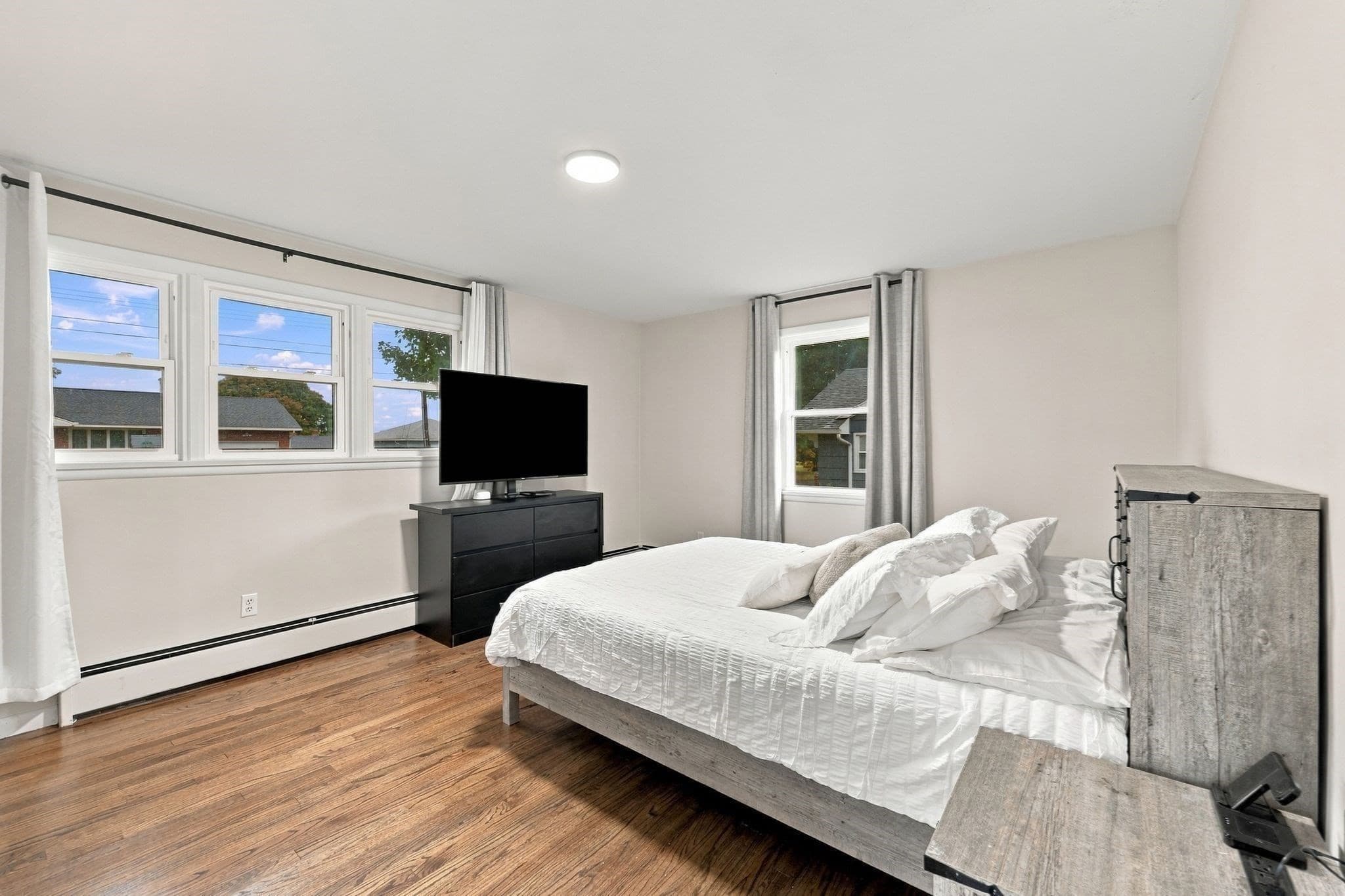 Single Family Residence at 17 Oakridge St, Ludlow MA 01056, Ludlow, photo 15 of 33