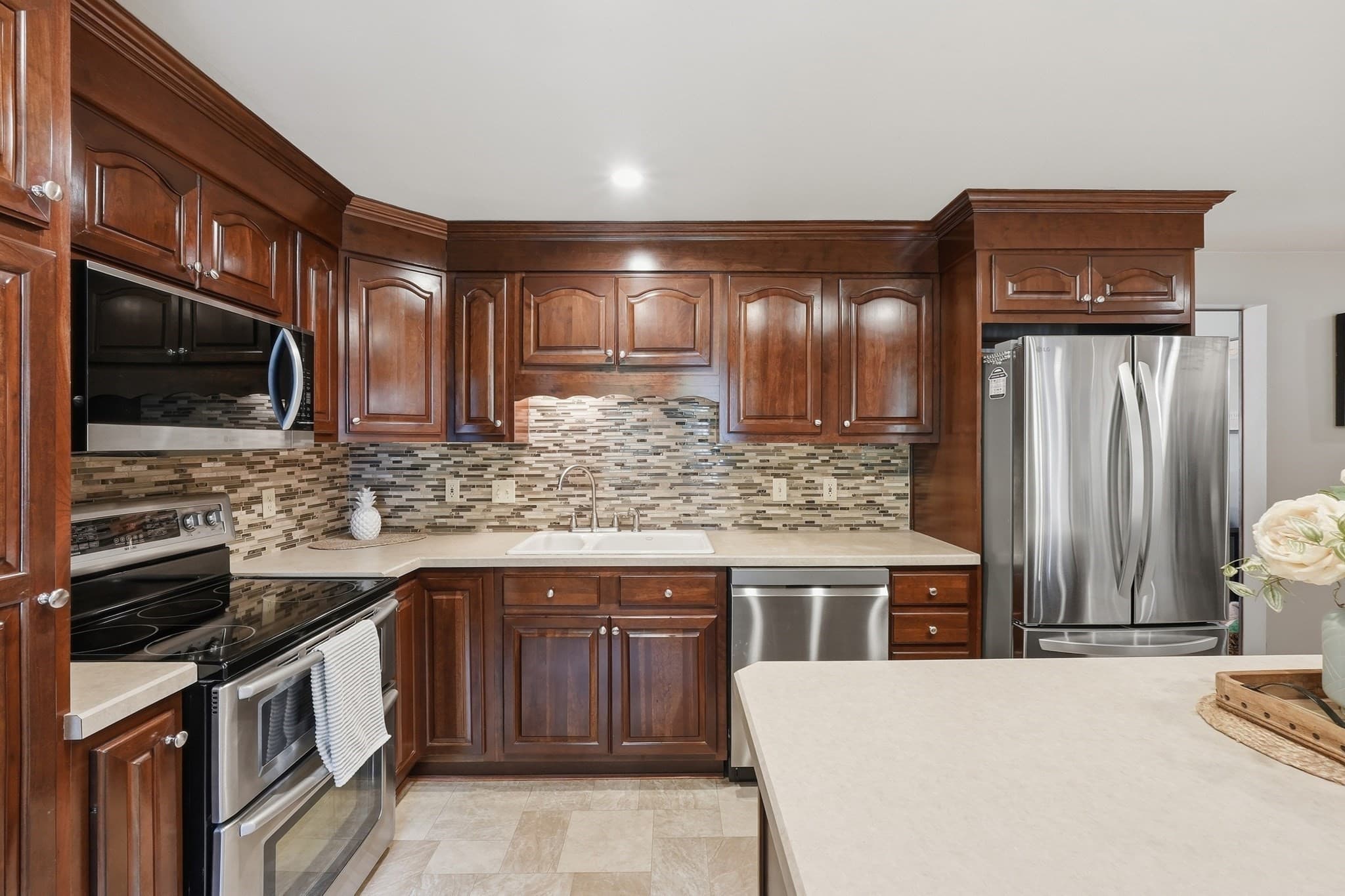 Single Family Residence at 107 Cedar St, Sturbridge MA 01518, Sturbridge, photo 2 of 40