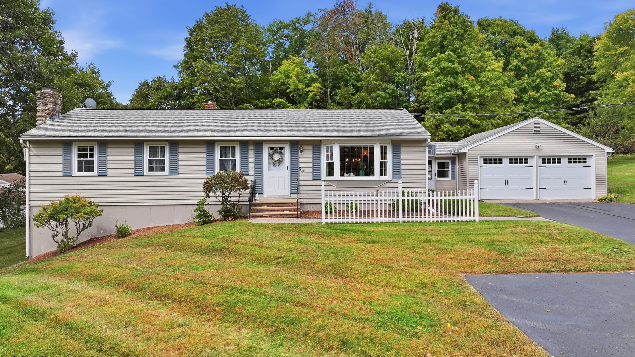 107 Cedar St, Sturbridge MA 01518