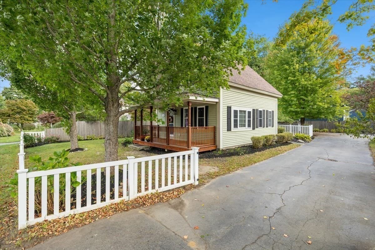 Single Family Residence at 421 North Main Street, Raynham MA 02767, Raynham, photo 2 of 34