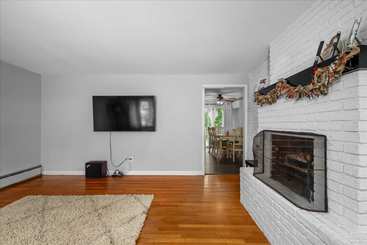 Single Family Residence at 3 Vine St, Webster MA 01570, Webster, photo 5 of 25