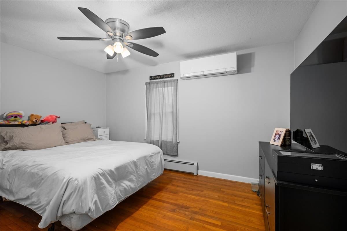 Single Family Residence at 3 Vine St, Webster MA 01570, Webster, photo 10 of 25