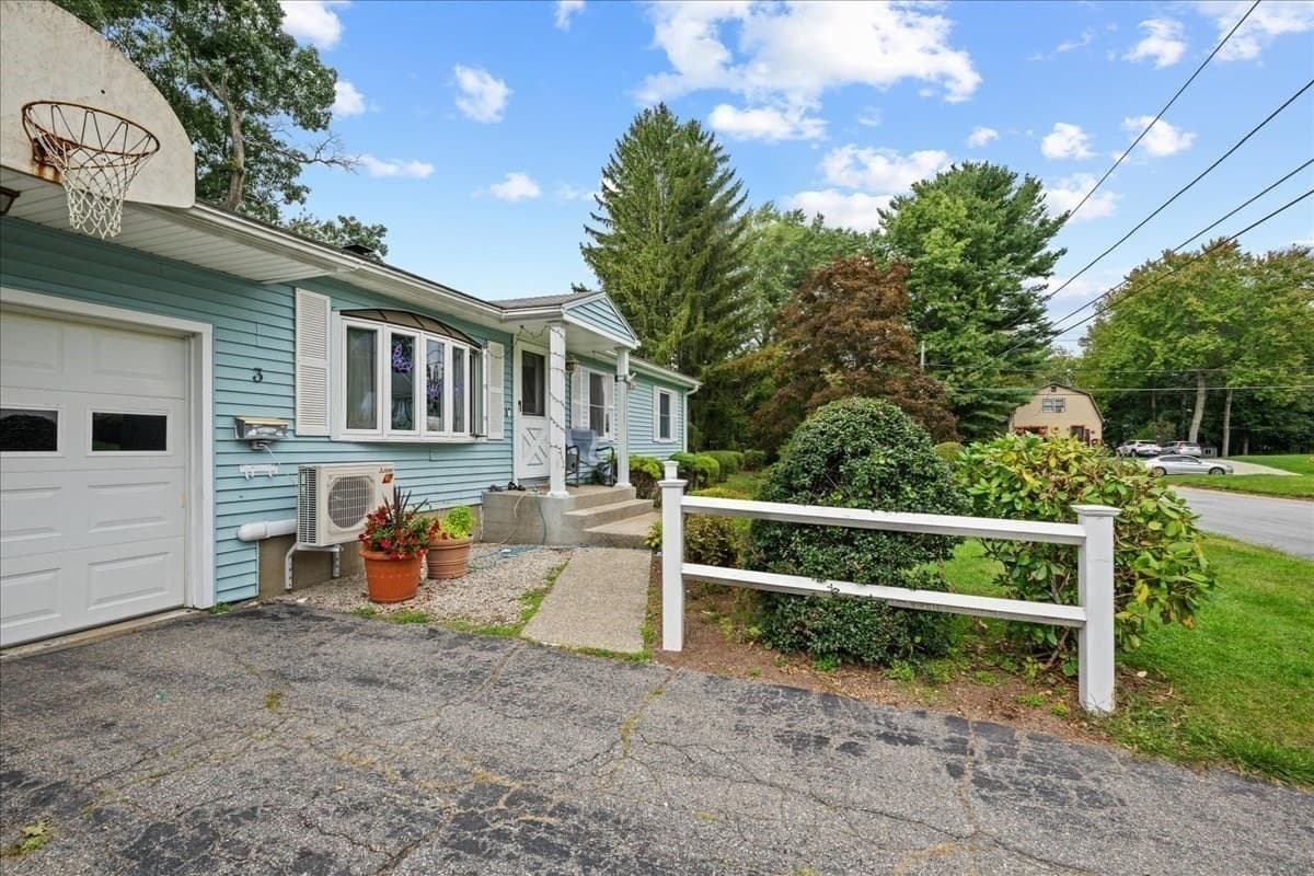 Single Family Residence at 3 Vine St, Webster MA 01570, Webster, photo 21 of 25