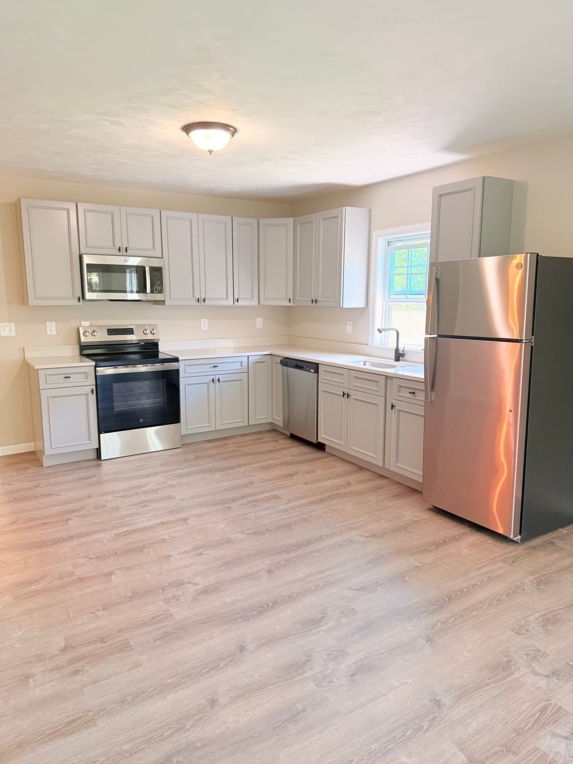 3 Family - 3 Units Up/Down at 50 Chapel St, Leicester MA 01611, Leicester, photo 9 of 24
