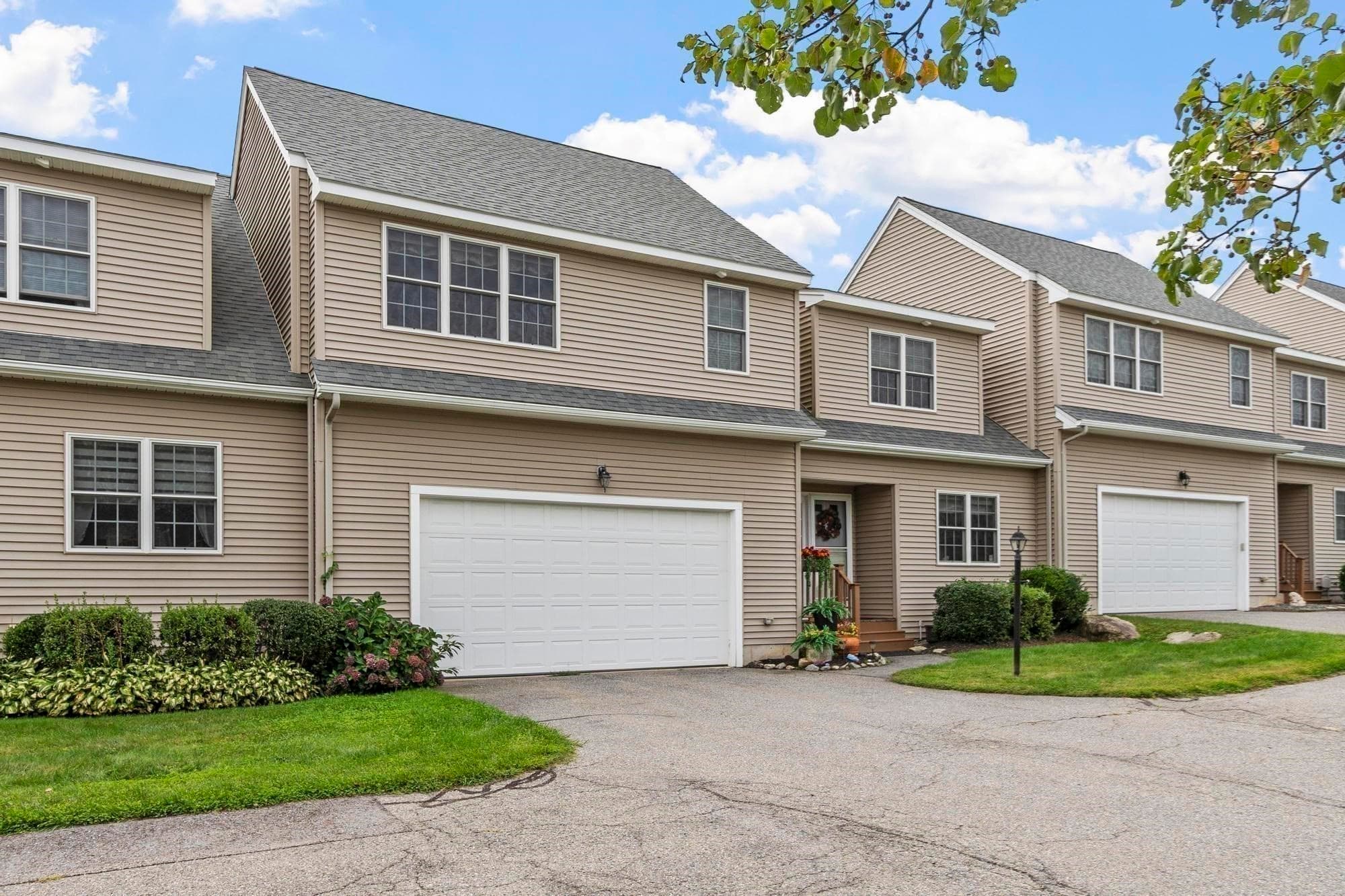 Condominium at 131 Ariel Circle # 131, Sutton MA 01590, Sutton, photo 2 of 32